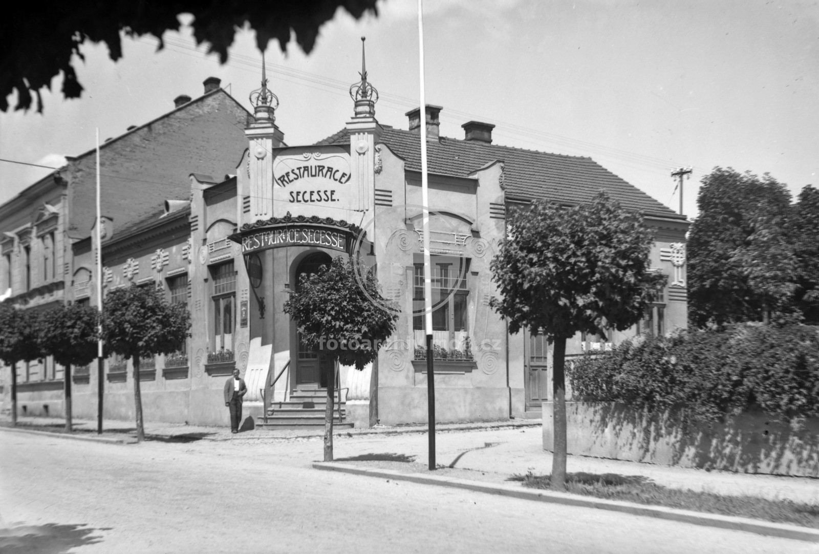 Negativ - Komenského ulice čp. 555, restaurace Secese