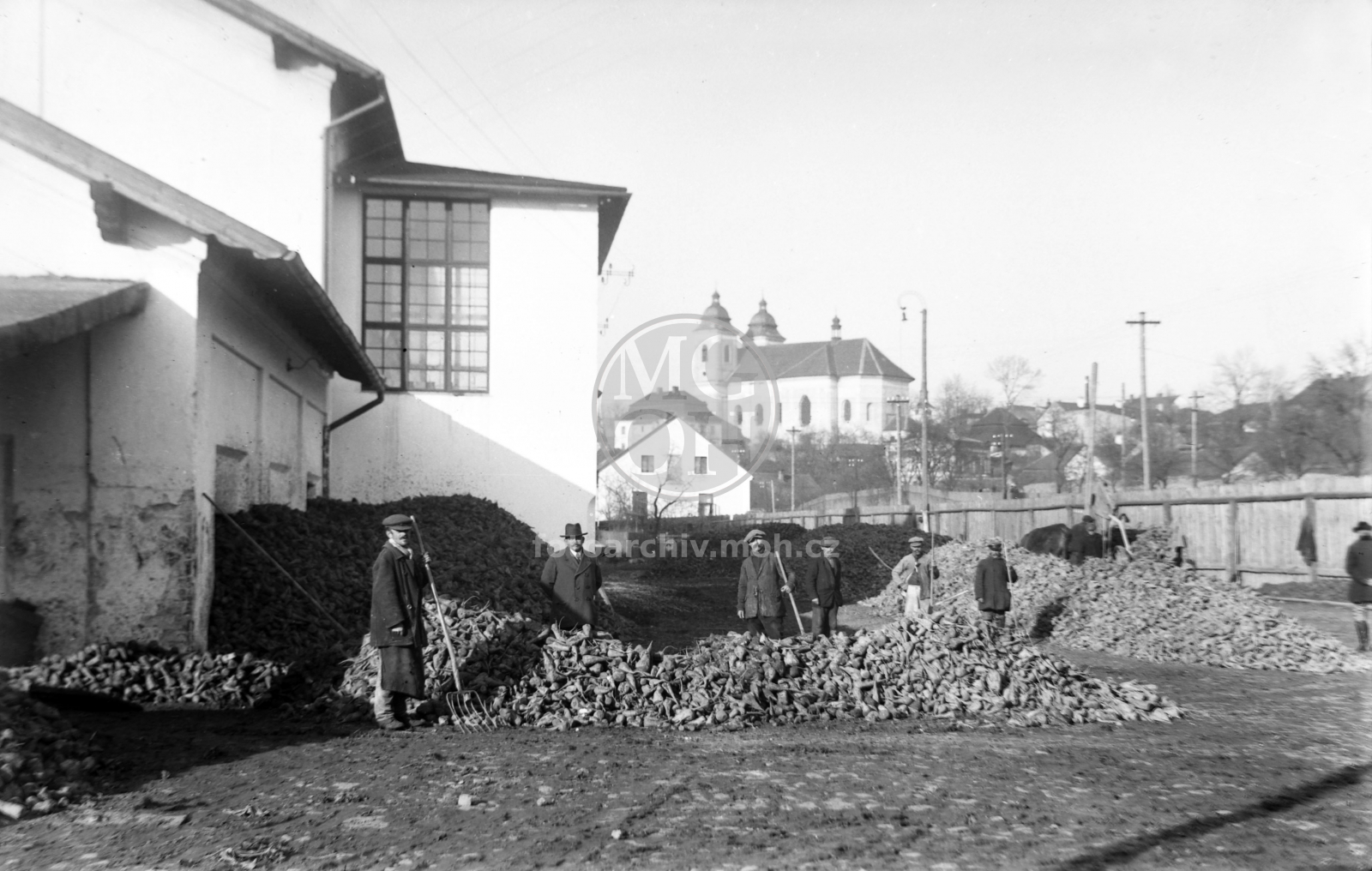 Negativ - Poslední  kampaň v cukrovaru
Cukrovar byl definitivně zrušen 29.4.1925.