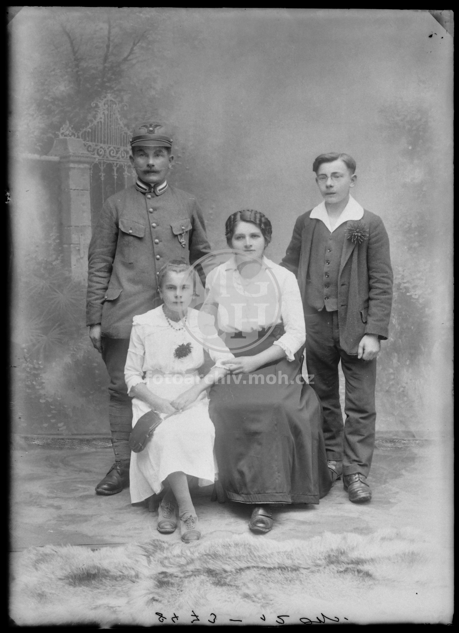 Negativ - Oblečení - italský legionář s rodinou