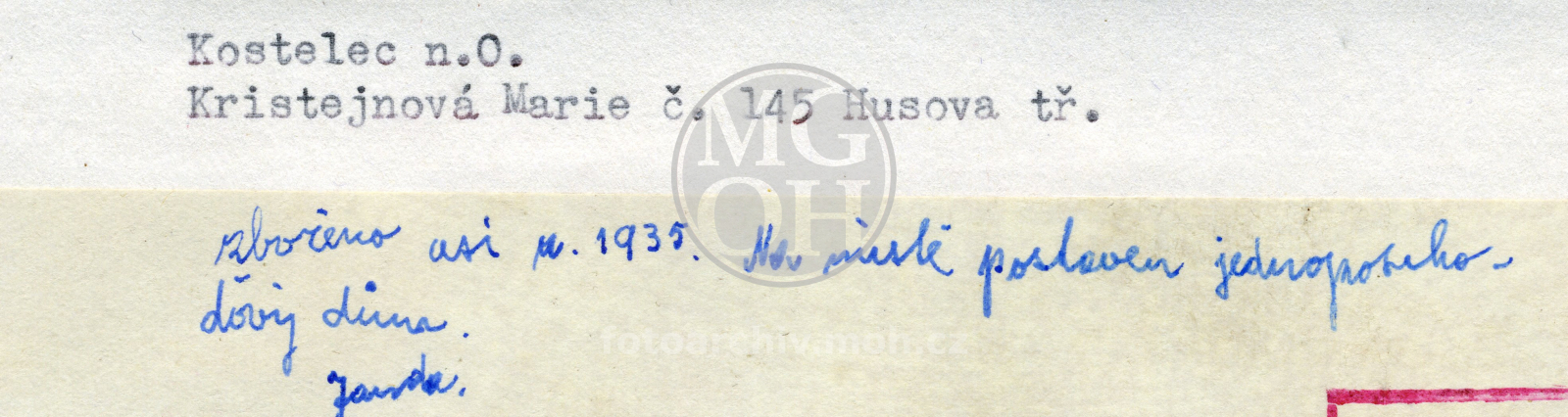 Fotografie - Dům čp. 145, dřevěný  dům s okénky na půdě