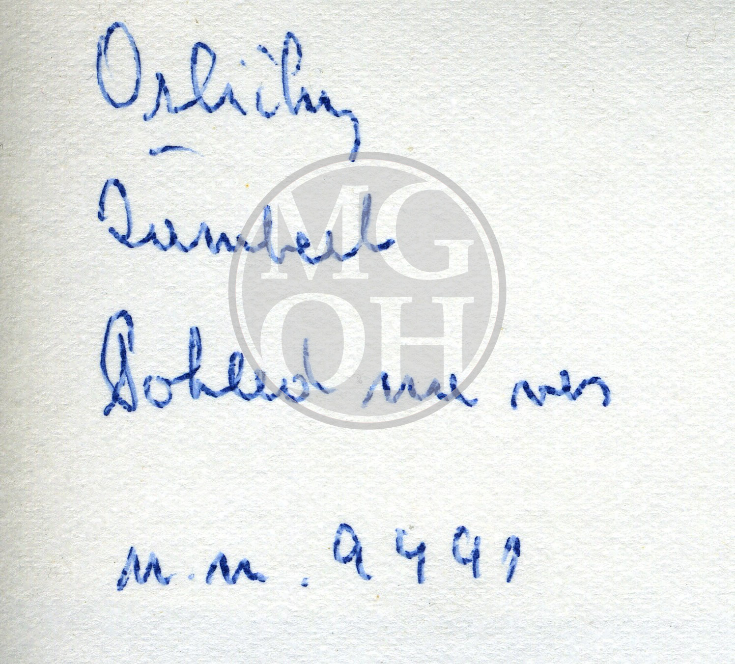 Fotografie - Pohled na zástavbu podél komunikace