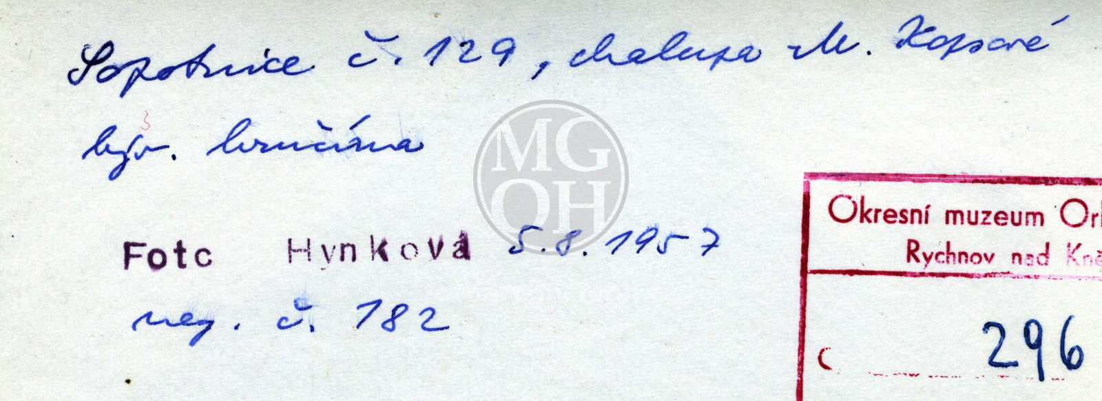 Fotografie - Dům čp. 129, bývalá hrnčírna. Dřevěná roubená a obílená chalupa