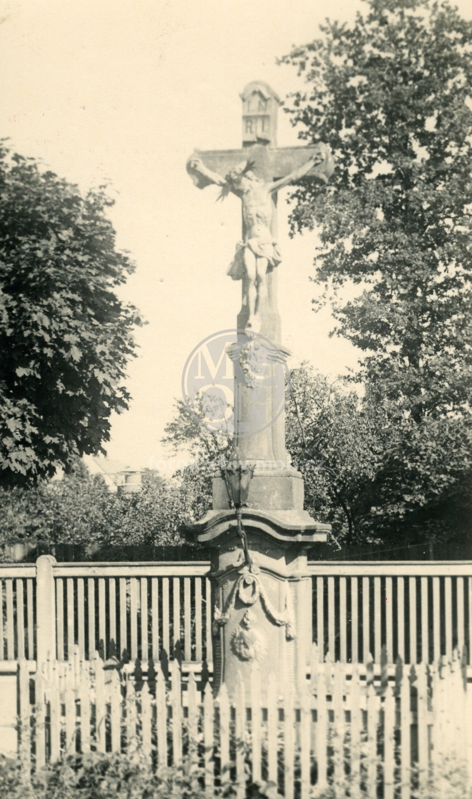 Fotografie - Kříž, postaven v r. 1812 na náklady Josefa  Hotmara