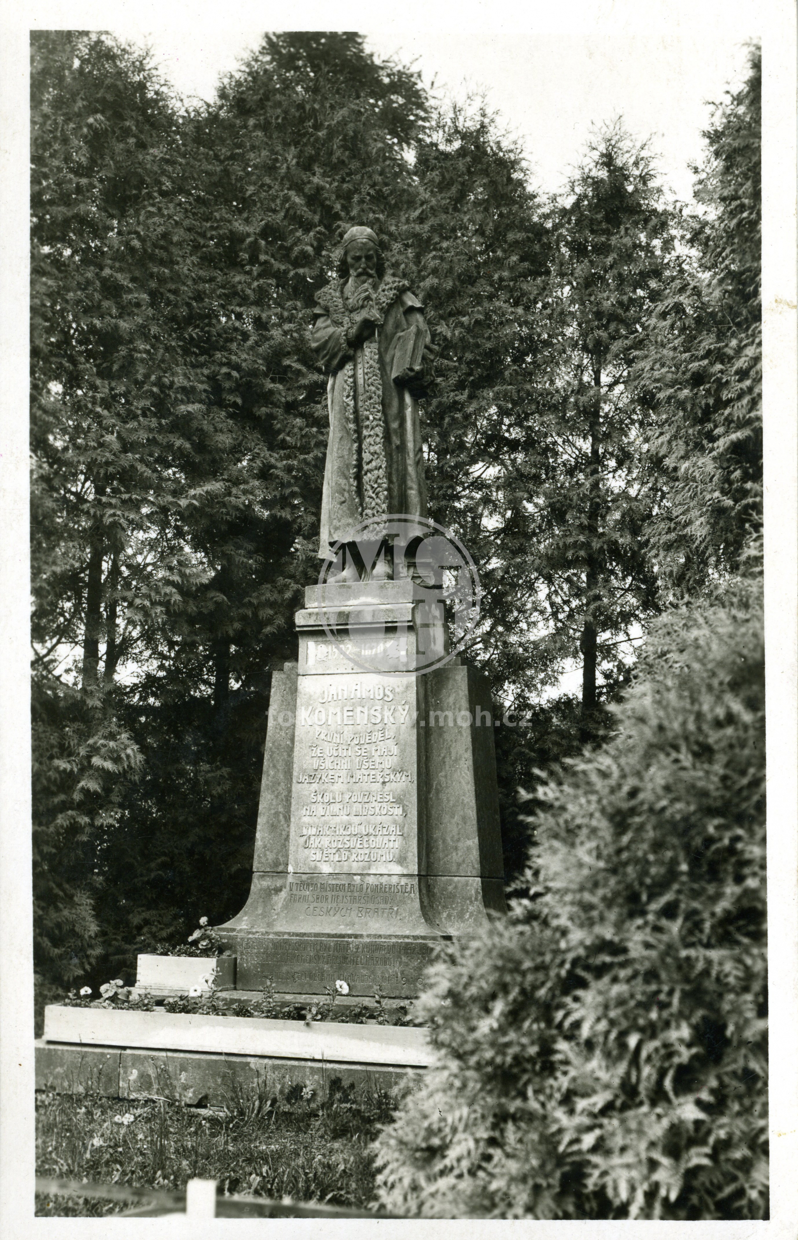 Dopisnice - Pomník J. A. Komenského, na bývalém pohřebišti Českých bratří