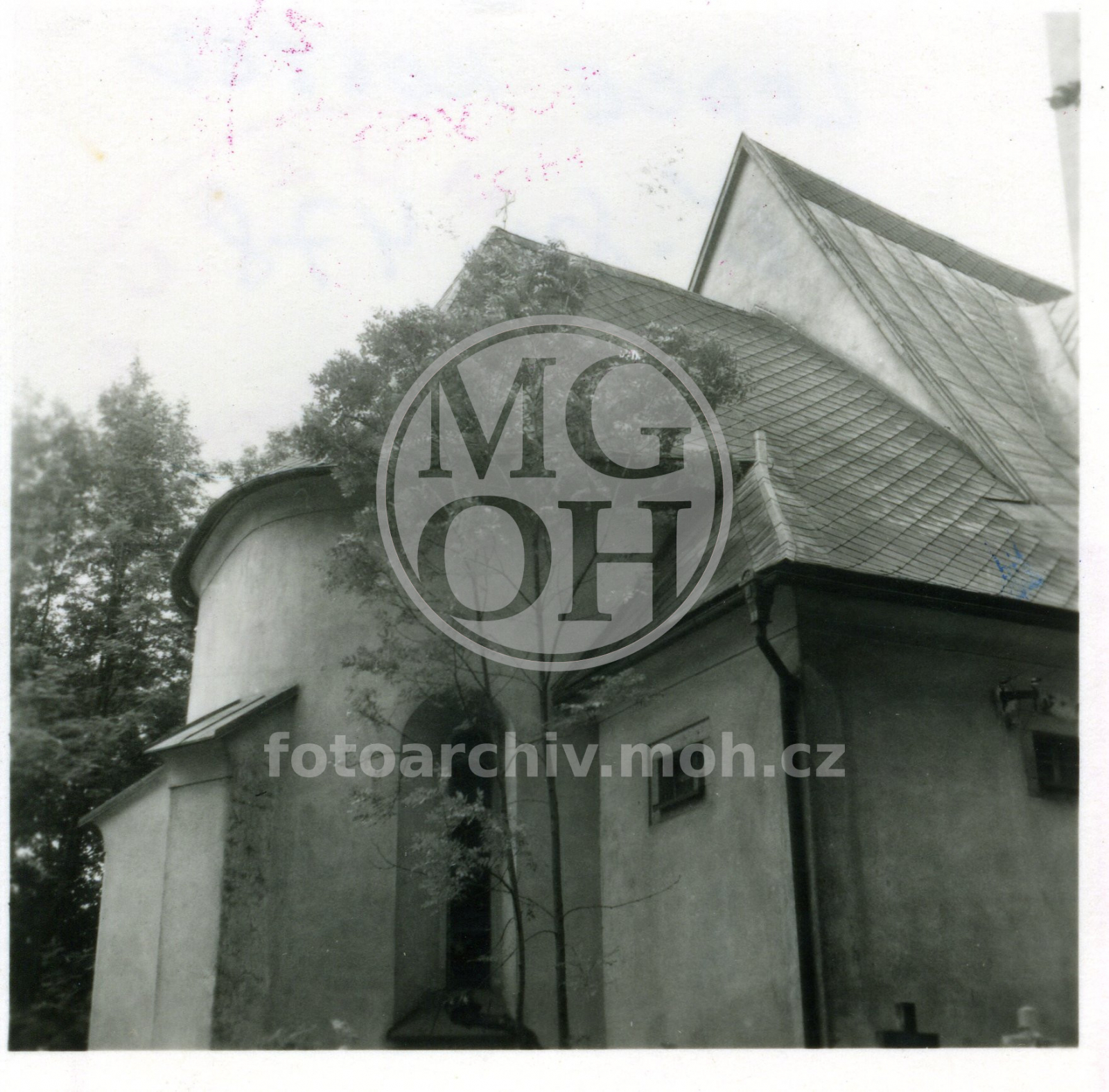 Fotografie - Zděný kostel sv. Máří Magdaleny