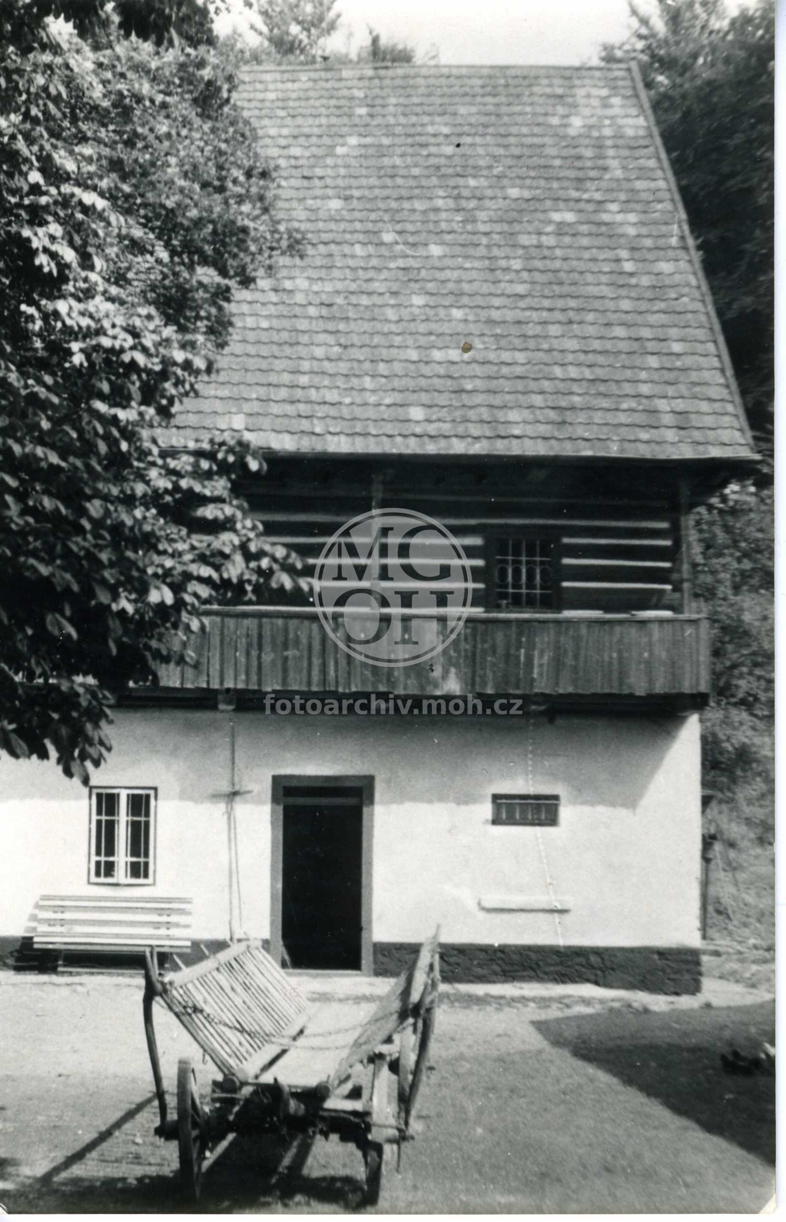 Fotografie - Příz. zděné, patro roubené s pavláčkou - bývalý mlýn čp. 1