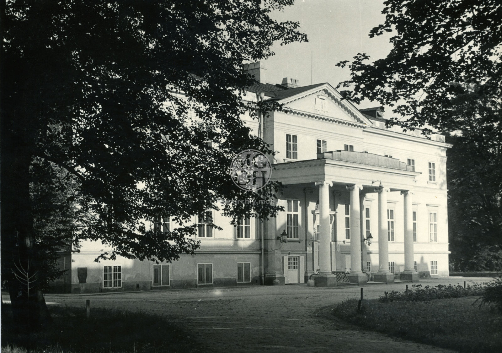 Fotografie - Zámek z průčelí