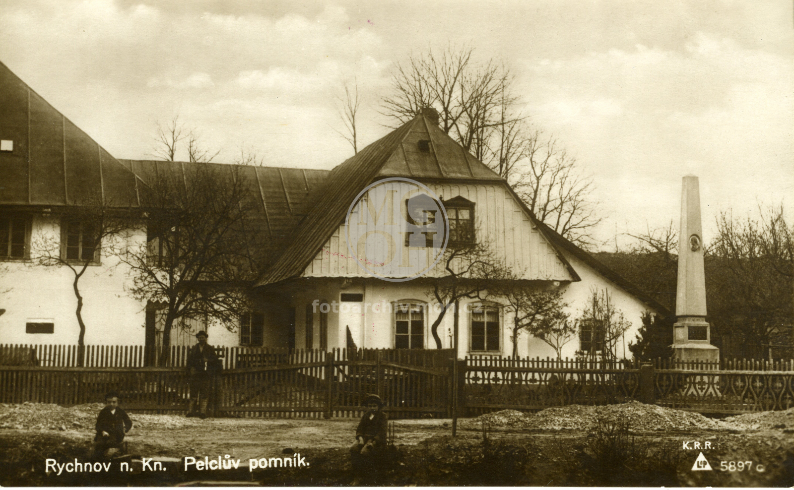 Dopisnice - Rodinný domek F. M. Pelcla - s pomníkem