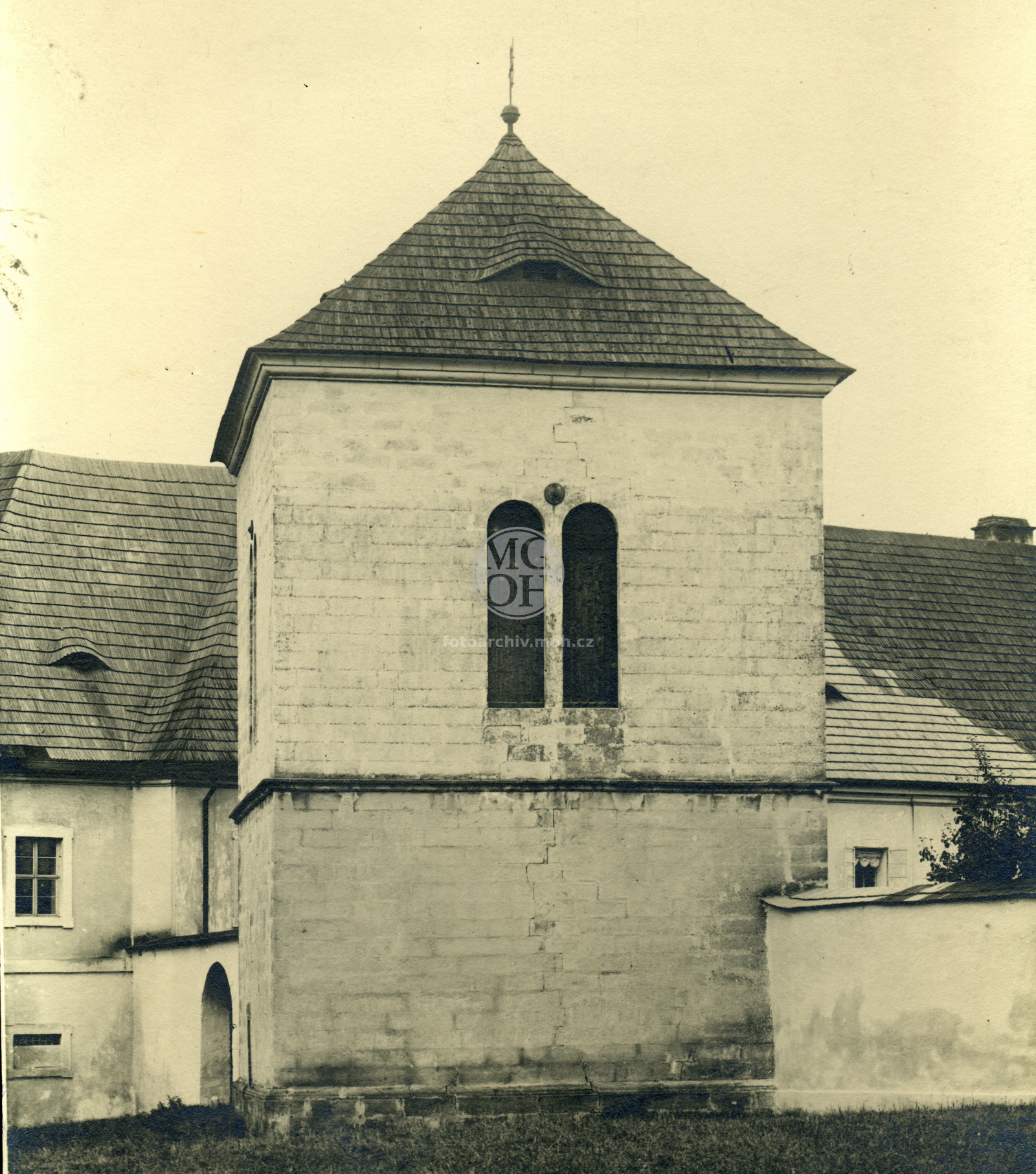 Fotografie - Betenglova zvonice z r. 1604