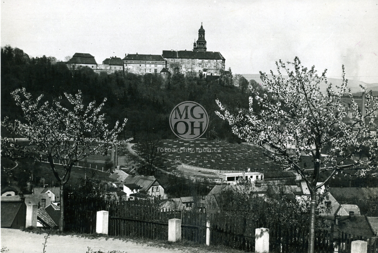 Fotografie - Zámek od Kramohy