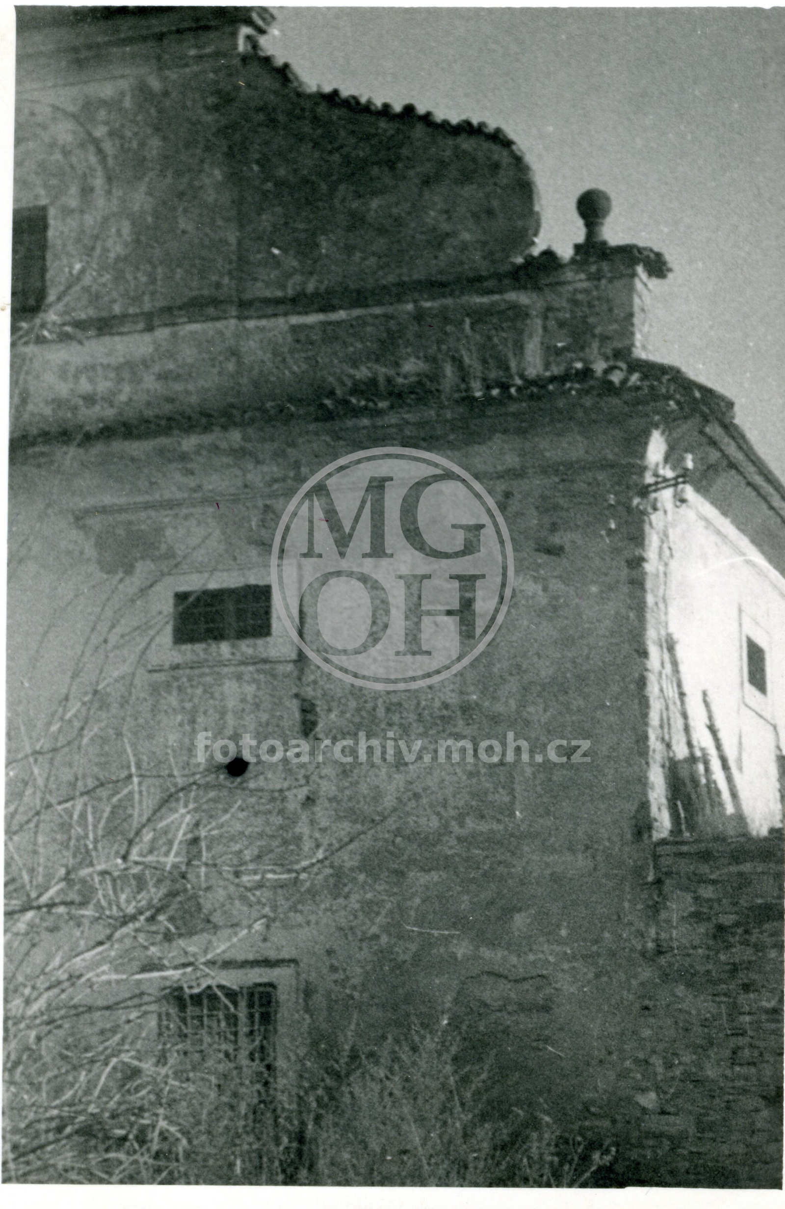 Fotografie - Tvrz - statek - průčelí, baroko, nároží
