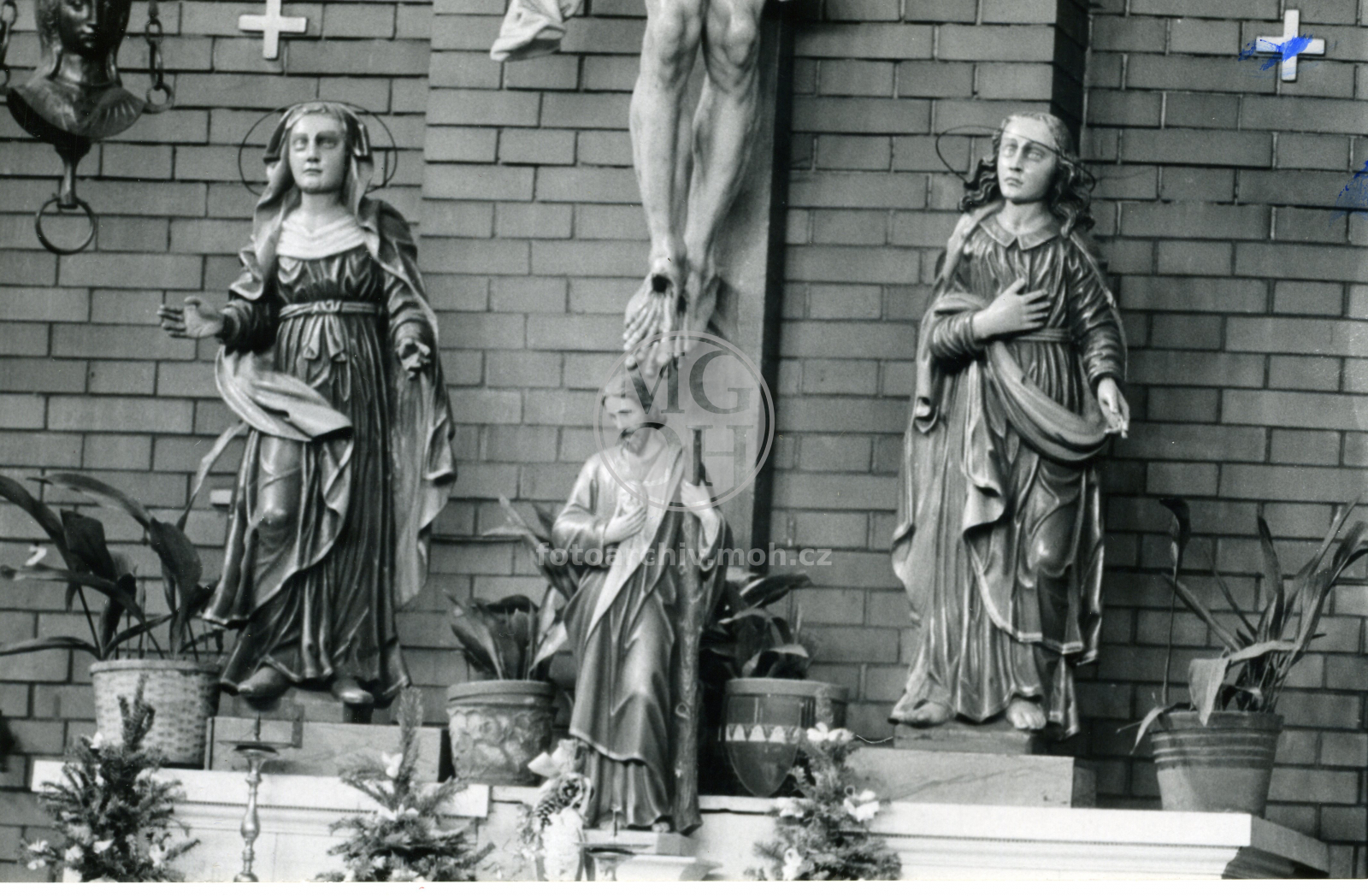 Fotografie - Kostel Proměnění  Páně : Ukřižování, původně ze hřbitova v RK