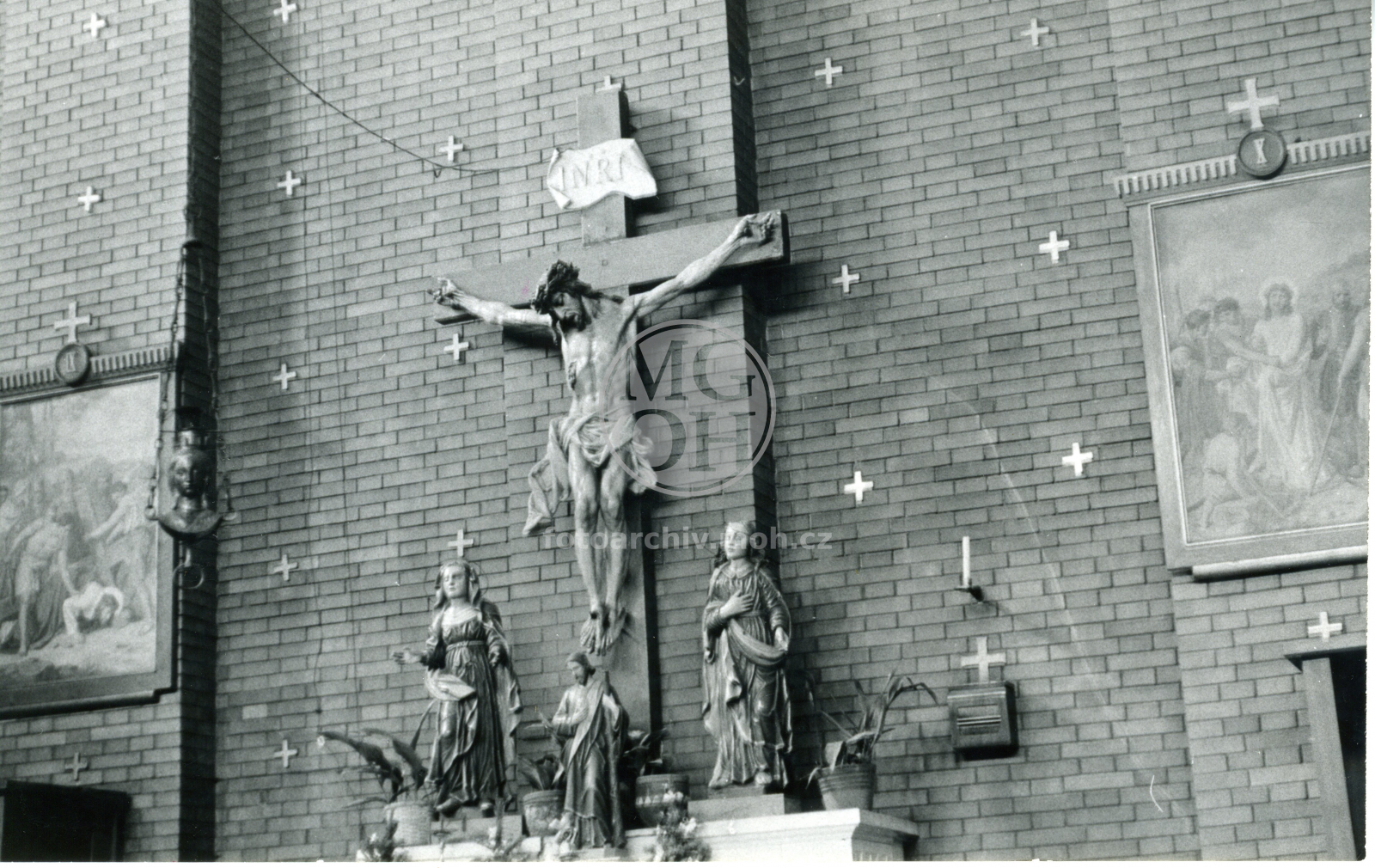 Fotografie - Kostel Proměnění Páně : Ukřižování, původně ze hřbitova v RK