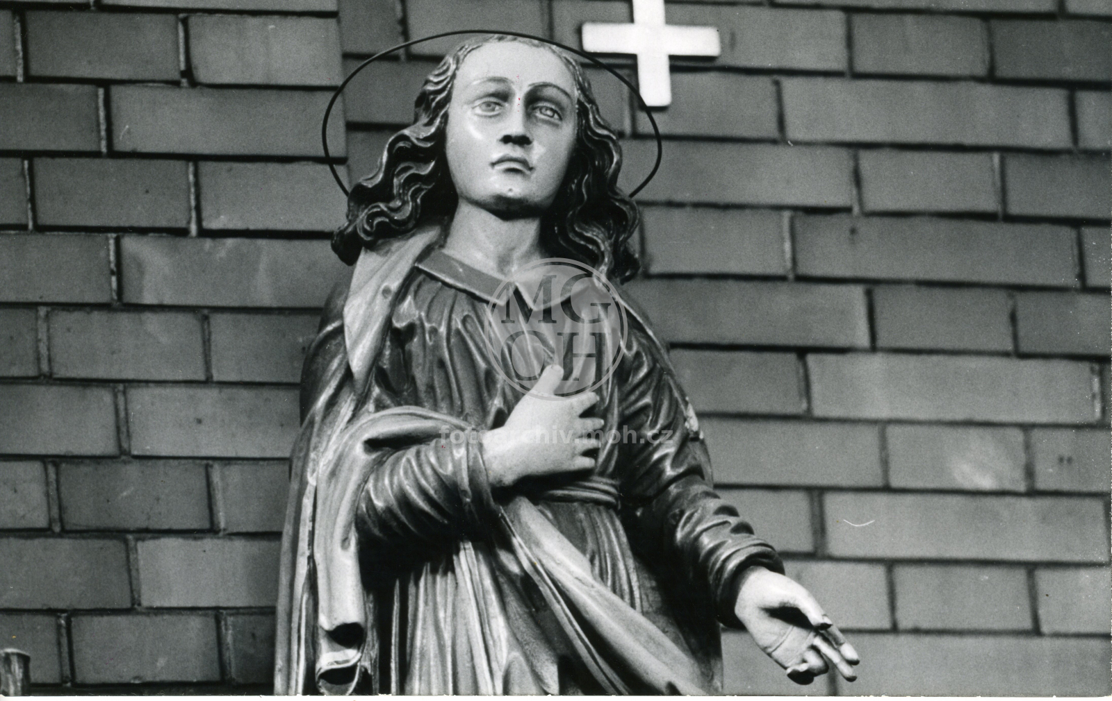 Fotografie - Kostel Proměnění  Páně : Ukřižování, původně ze hřbitova v RK