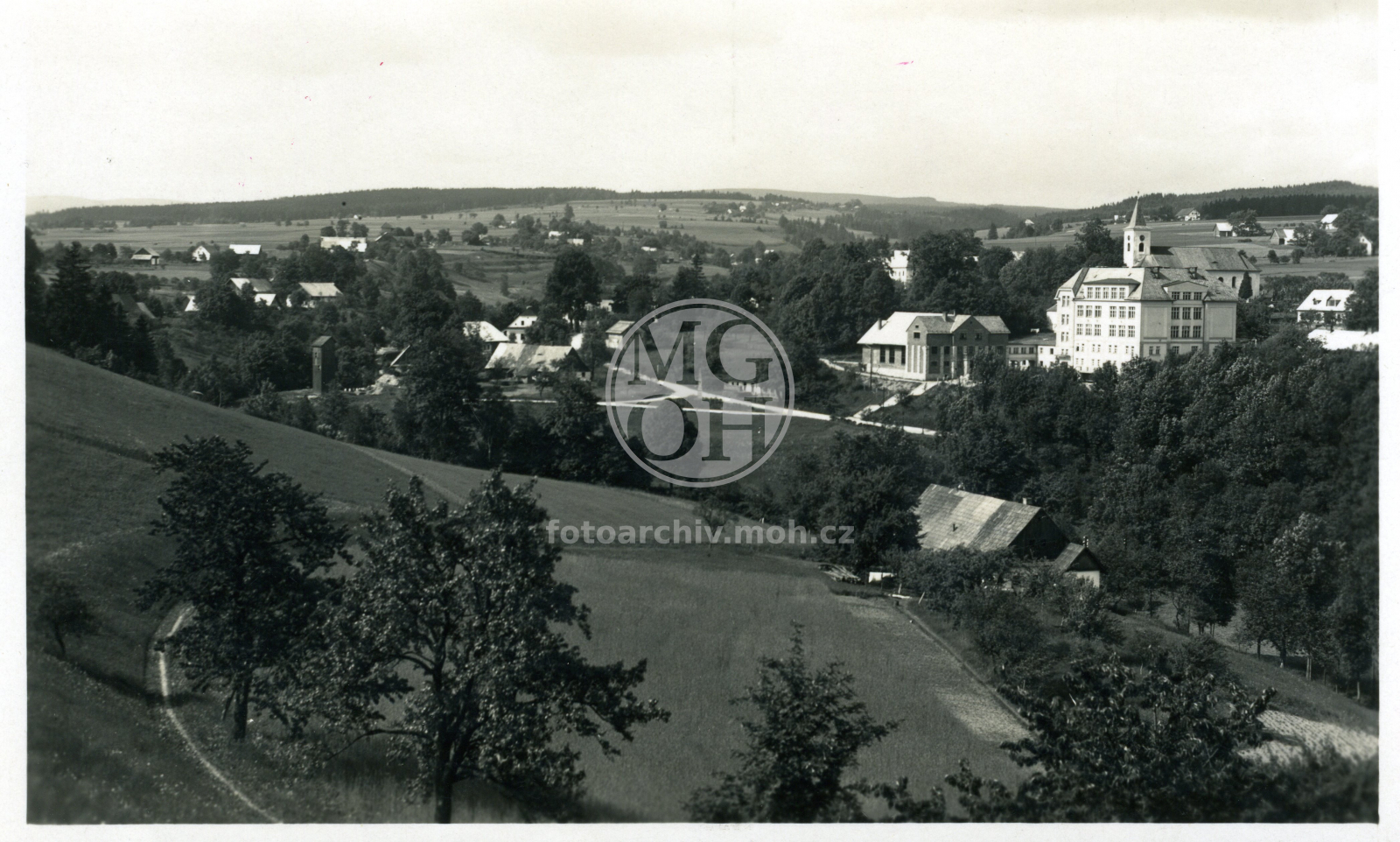 Dopisnice - Celkový pohled na město v krajině