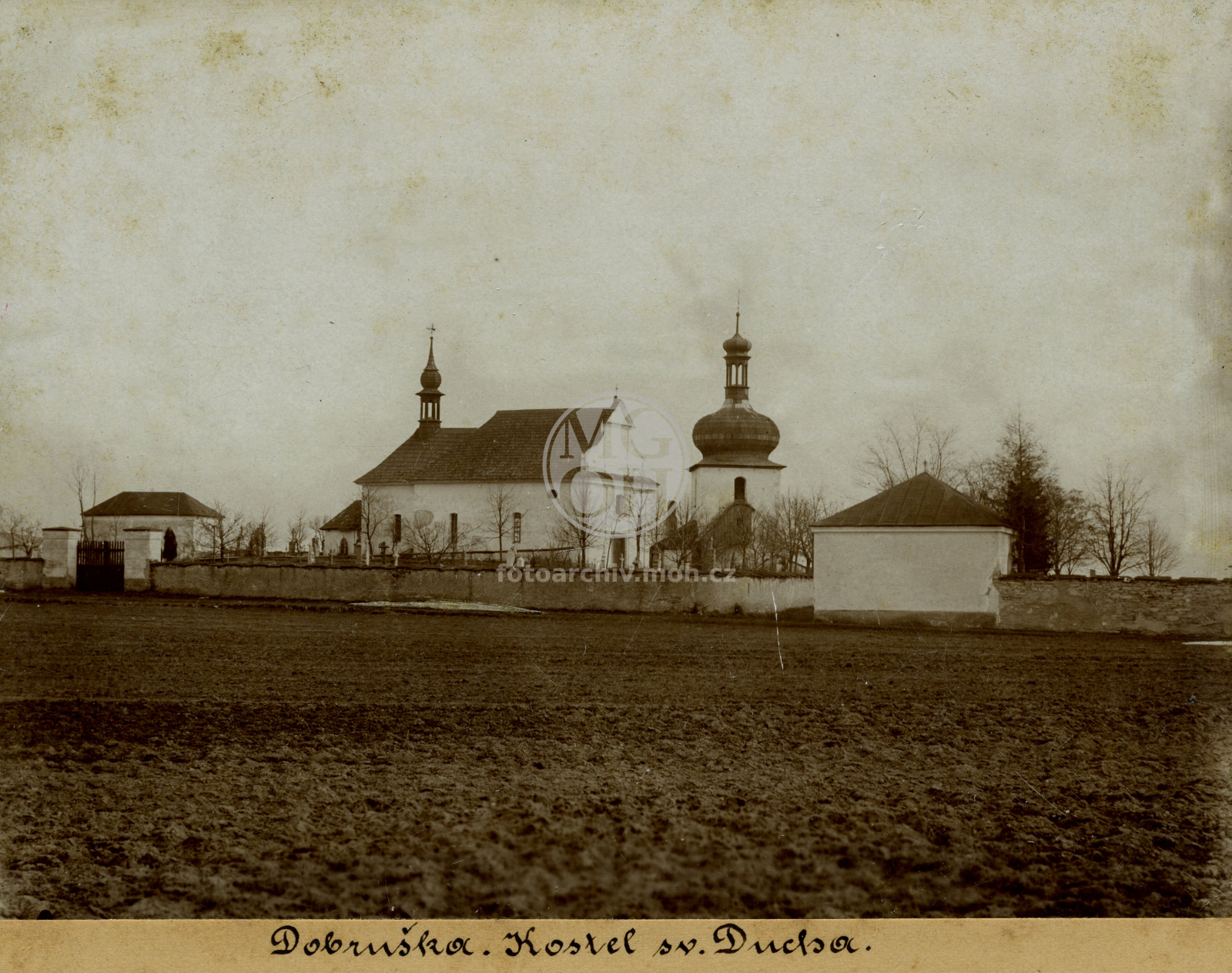 Fotografie - Kostel sv. Ducha, celkový záběr
