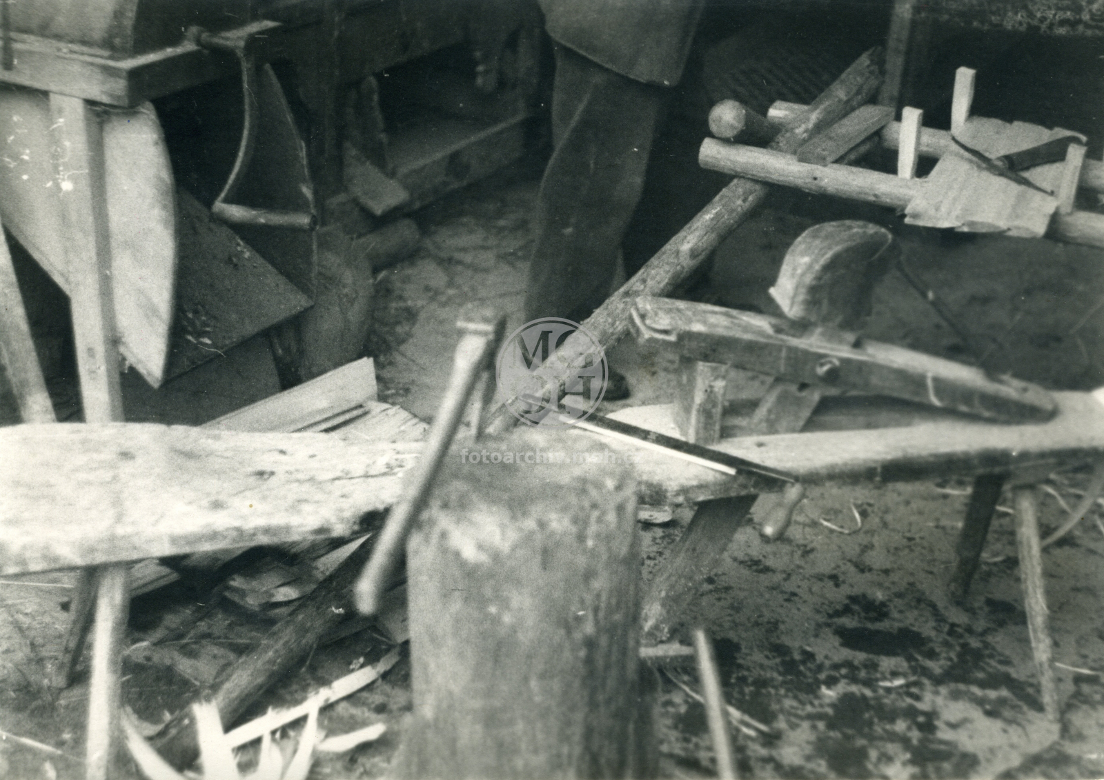 Fotografie - Nářadí - šindelářské "zátiší"