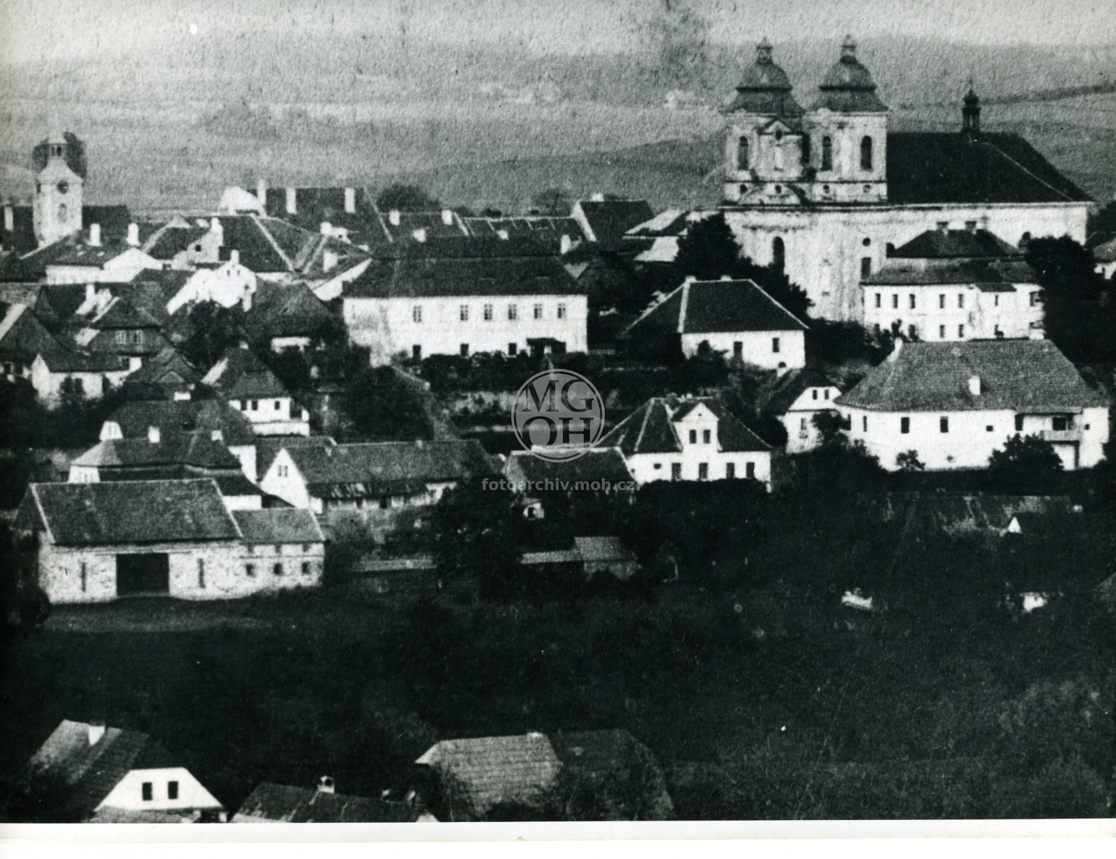 Fotografie - Detail sv. Jiří, radnice a pod parkem
Osoba: Sv. Jiří