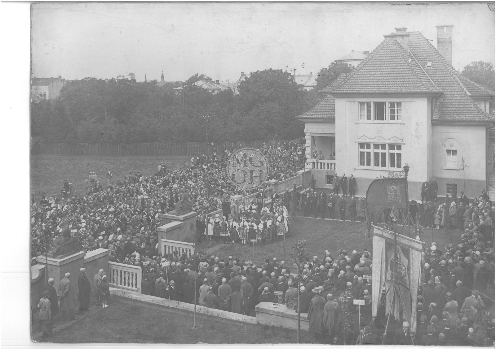 Fotografie - Slavnostní otevření nové budovy Státního reálného gymnasia