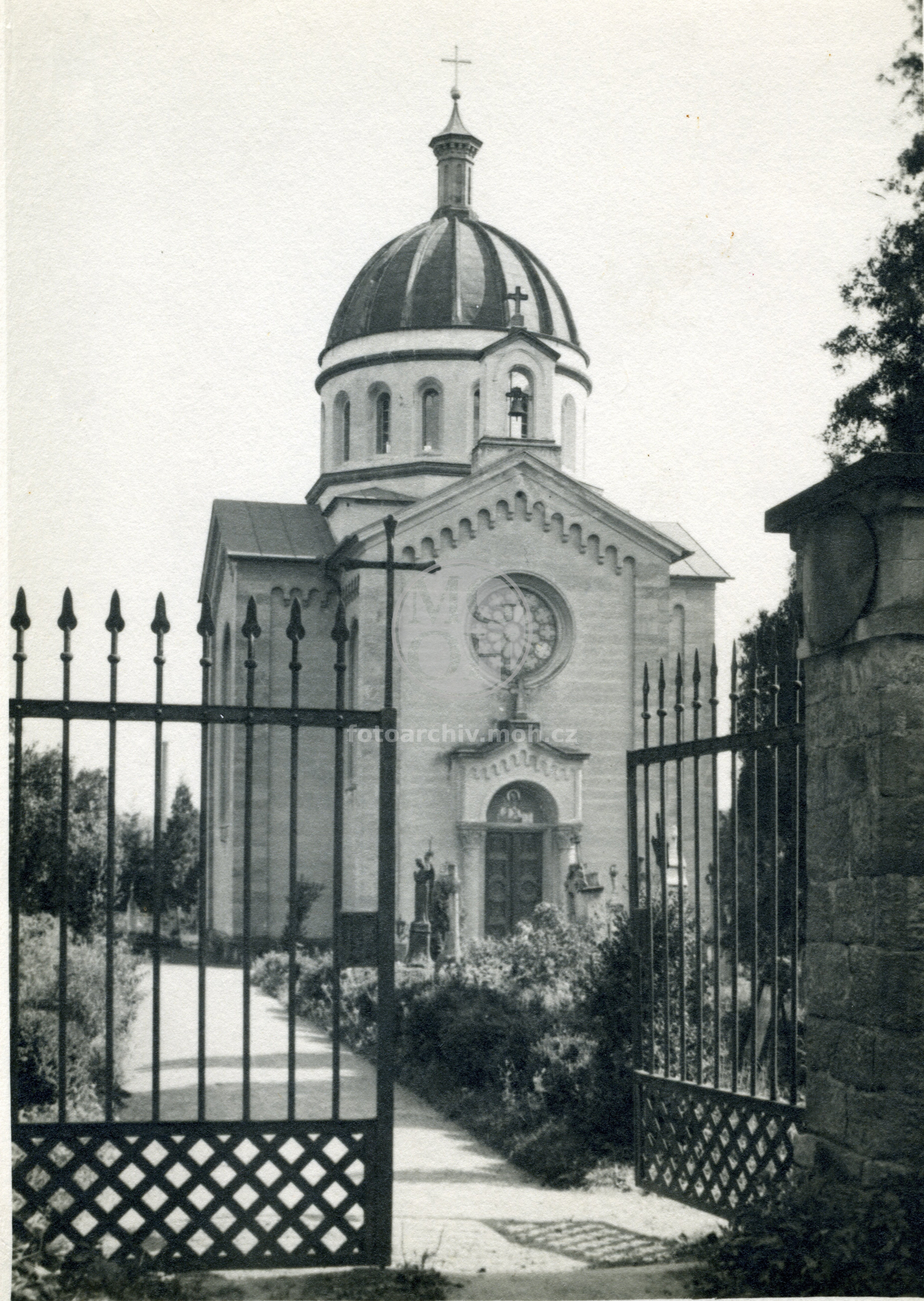 Fotografie - Hřbitovní kaple