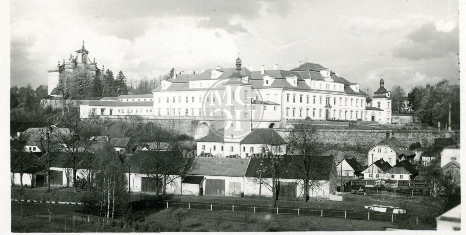 Fotografie - Zámek od Kněžny (od stodoly)