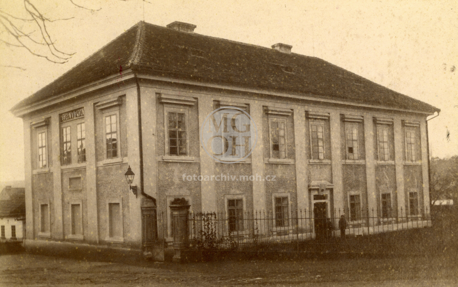 Fotografie - Chlapecká škola