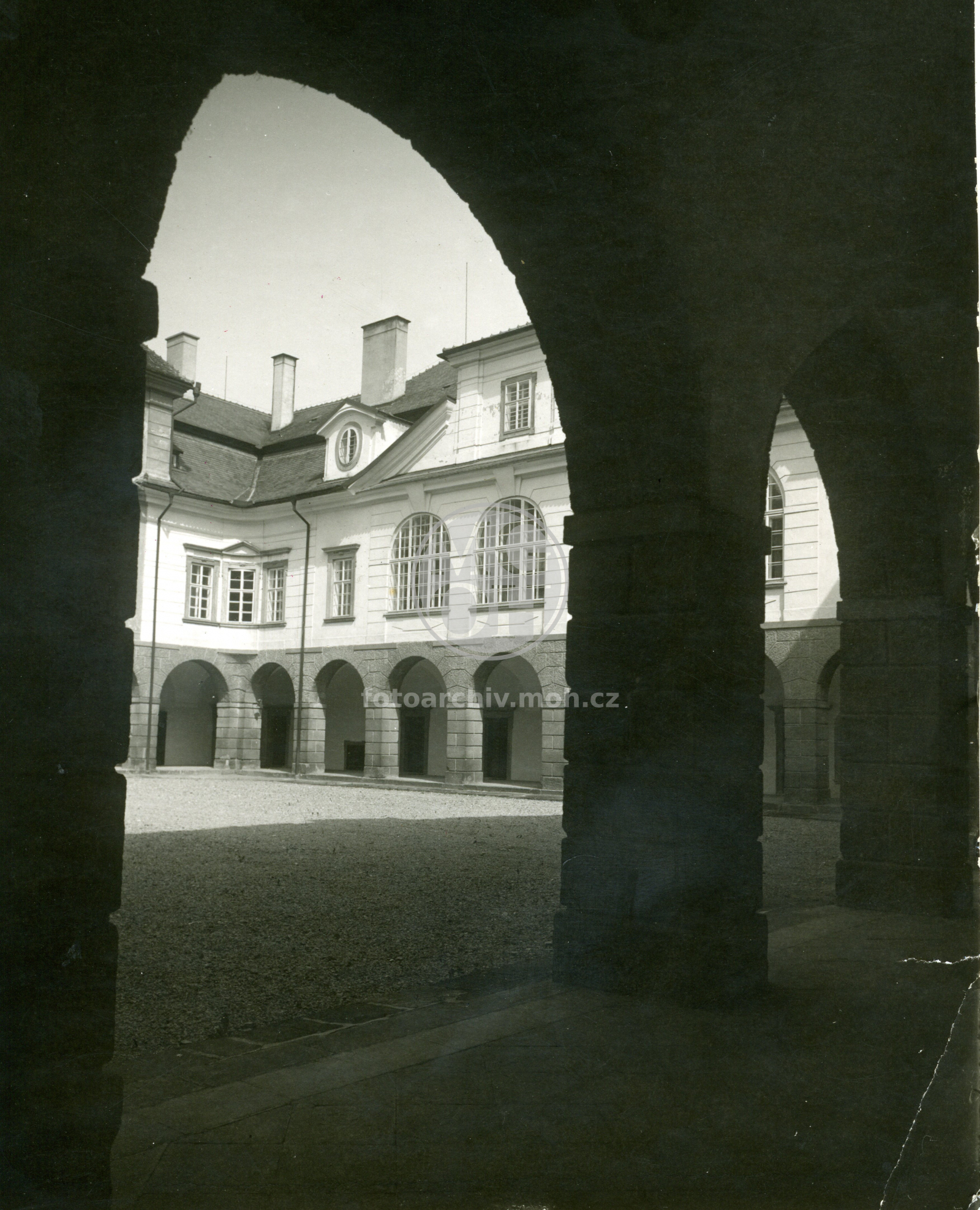 Fotografie - Zámecké arkády