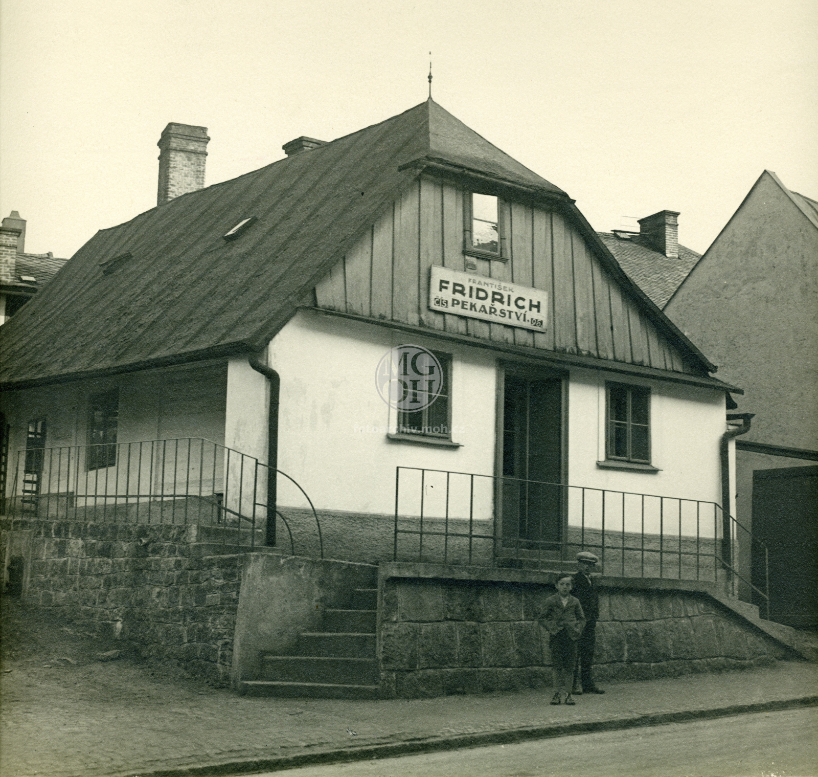 Fotografie - Dům čp. _95 v ulici Čsl. armády
Osoba: Fridrich František