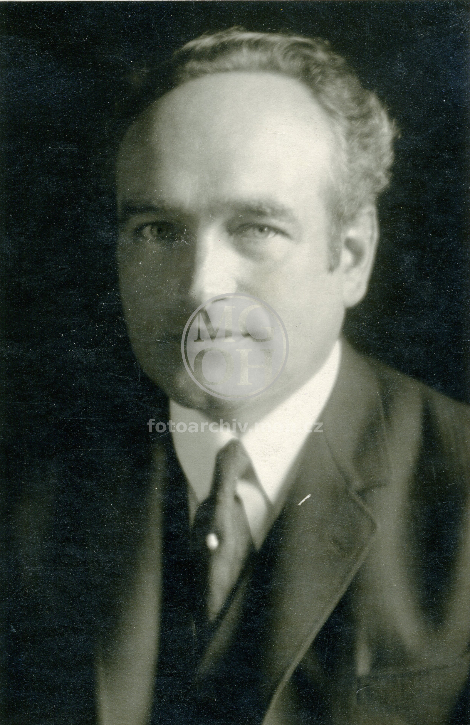 Fotografie - Portrét Pavla Ludikara
Osoba: Pavel Ludikar, vl. jm. Vyskočil [český pěvec - bas, 3.3.1882 Praha - 20.2.1970 Víděň)