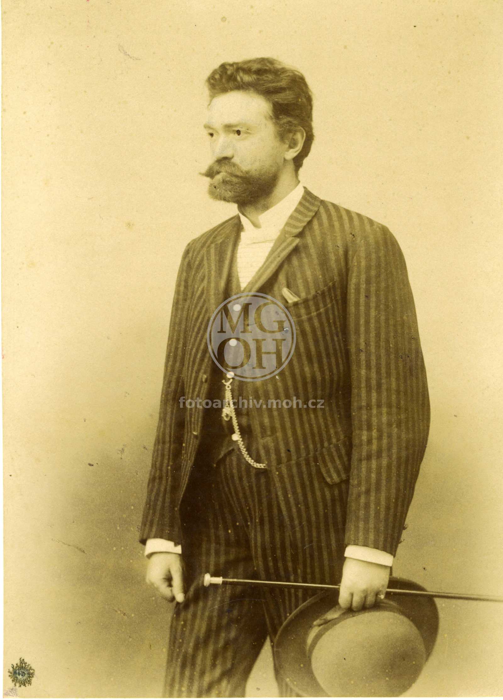 Fotografie - Tělocvikář
Osoba: Chmelař Boh.