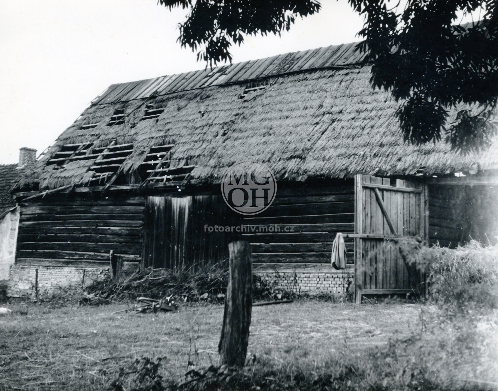 Fotografie - Prostorná roubená stodola