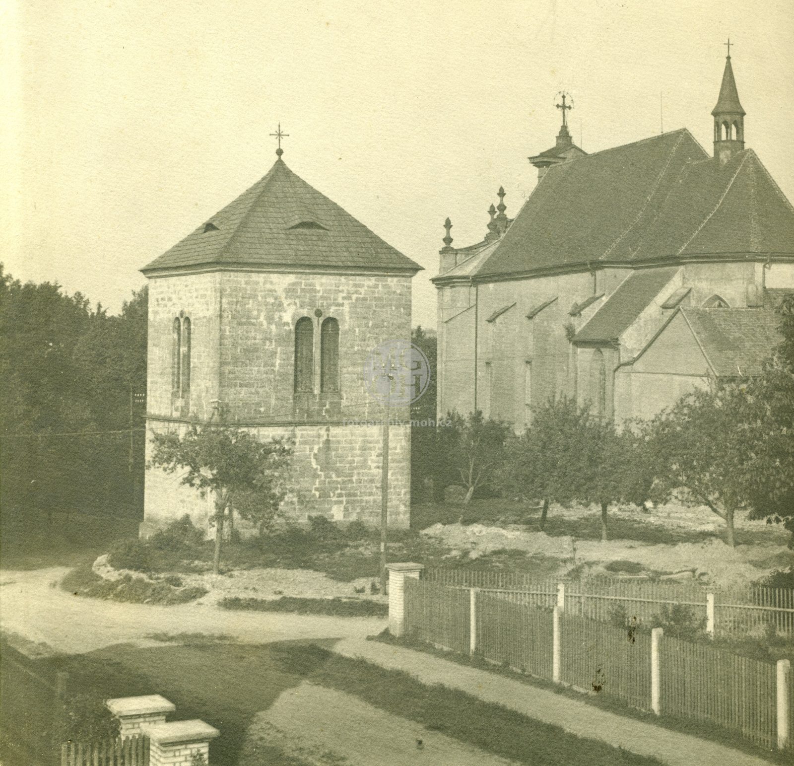 Fotografie - Nejsvětější Trojice od Husovy čtvrti