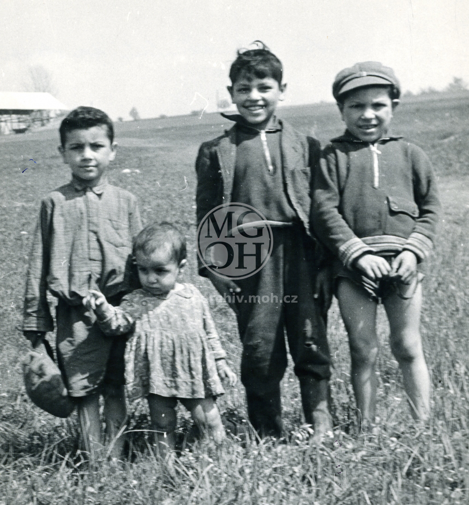 Fotografie - Cikánské děti v Bělé