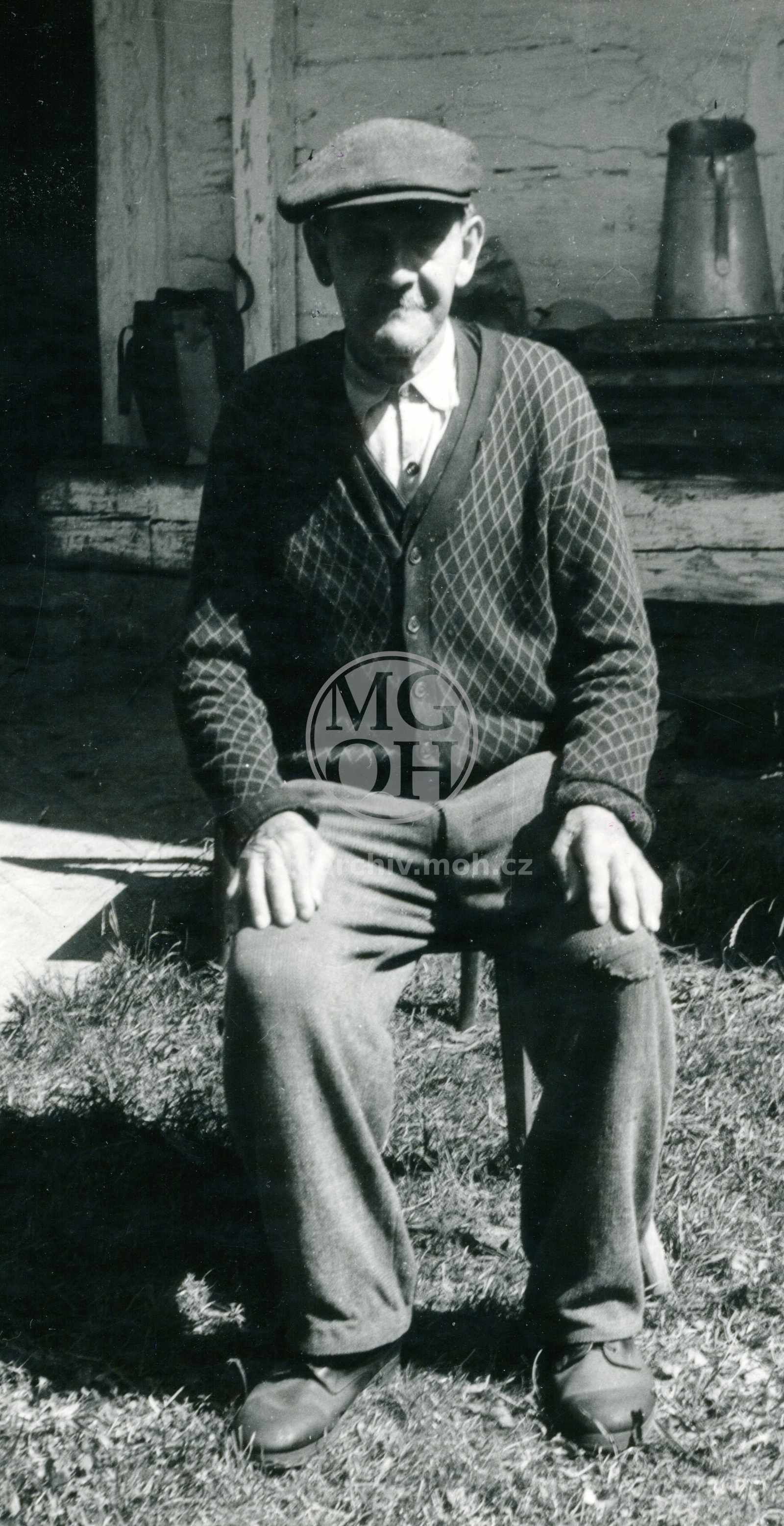 Fotografie - Truhlář Matějka
Osoba: Matějka