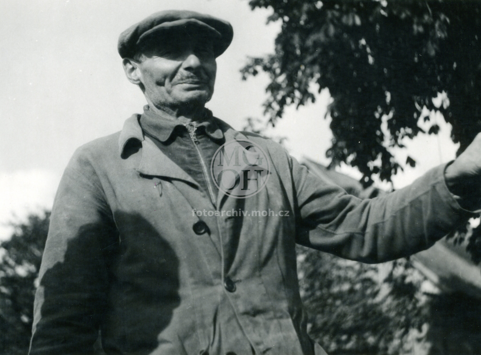 Fotografie - Ve všedním oblečení
Osoba: Dittert L.