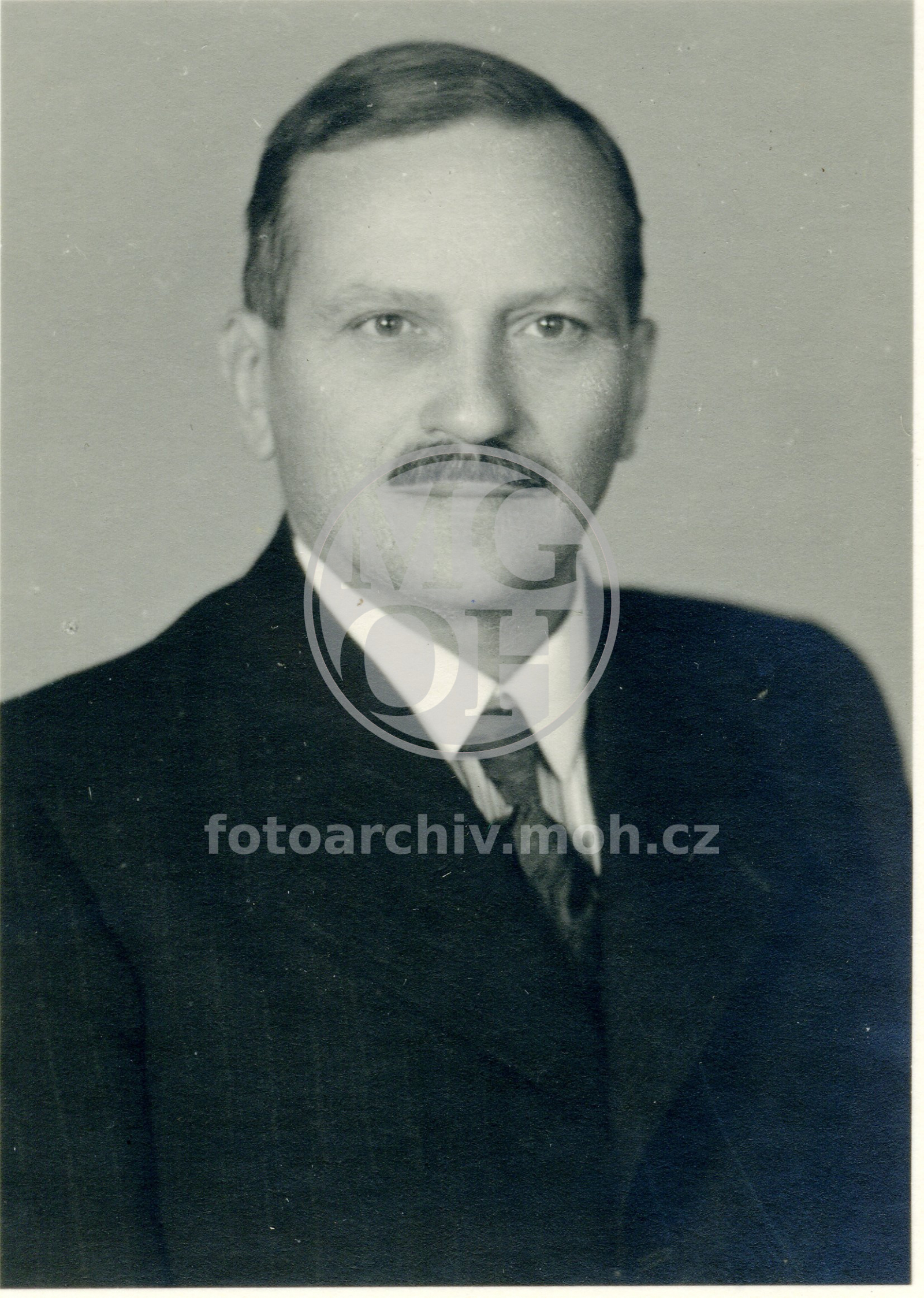 Fotografie - Okresní rada politické správy (hejtman) za I.republiky
Osoba: Rytíř Josef