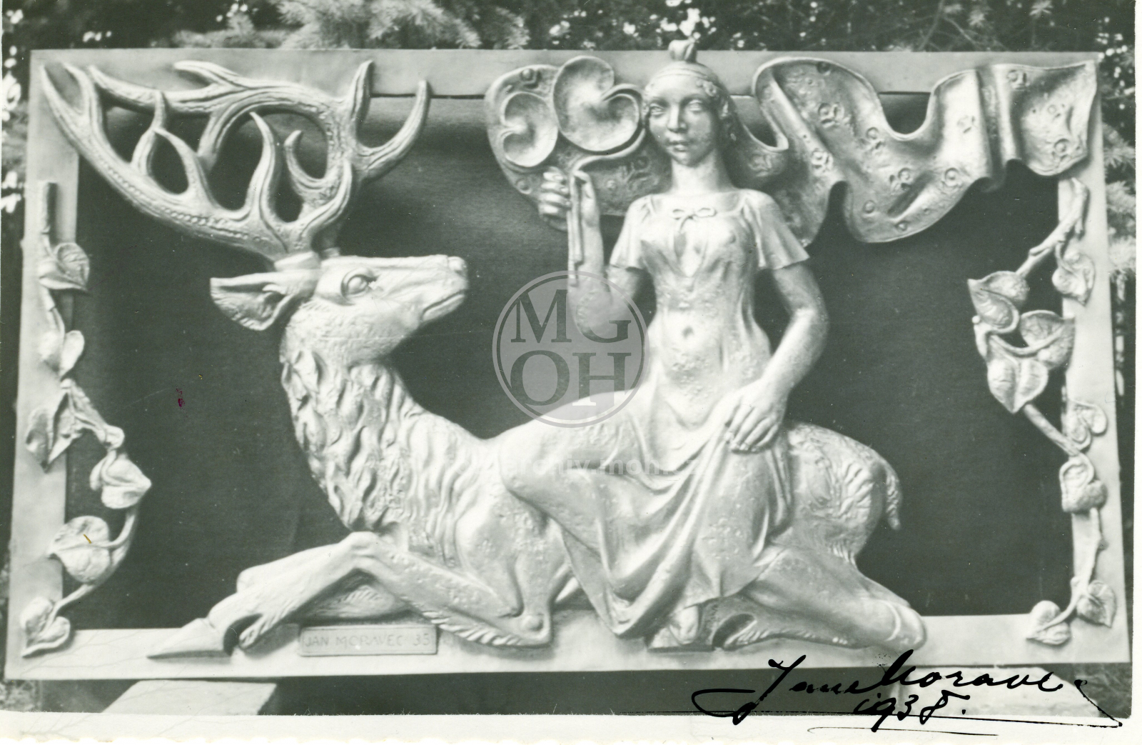 Fotografie - Znak města Rychnov n. Kn. - spořitelna