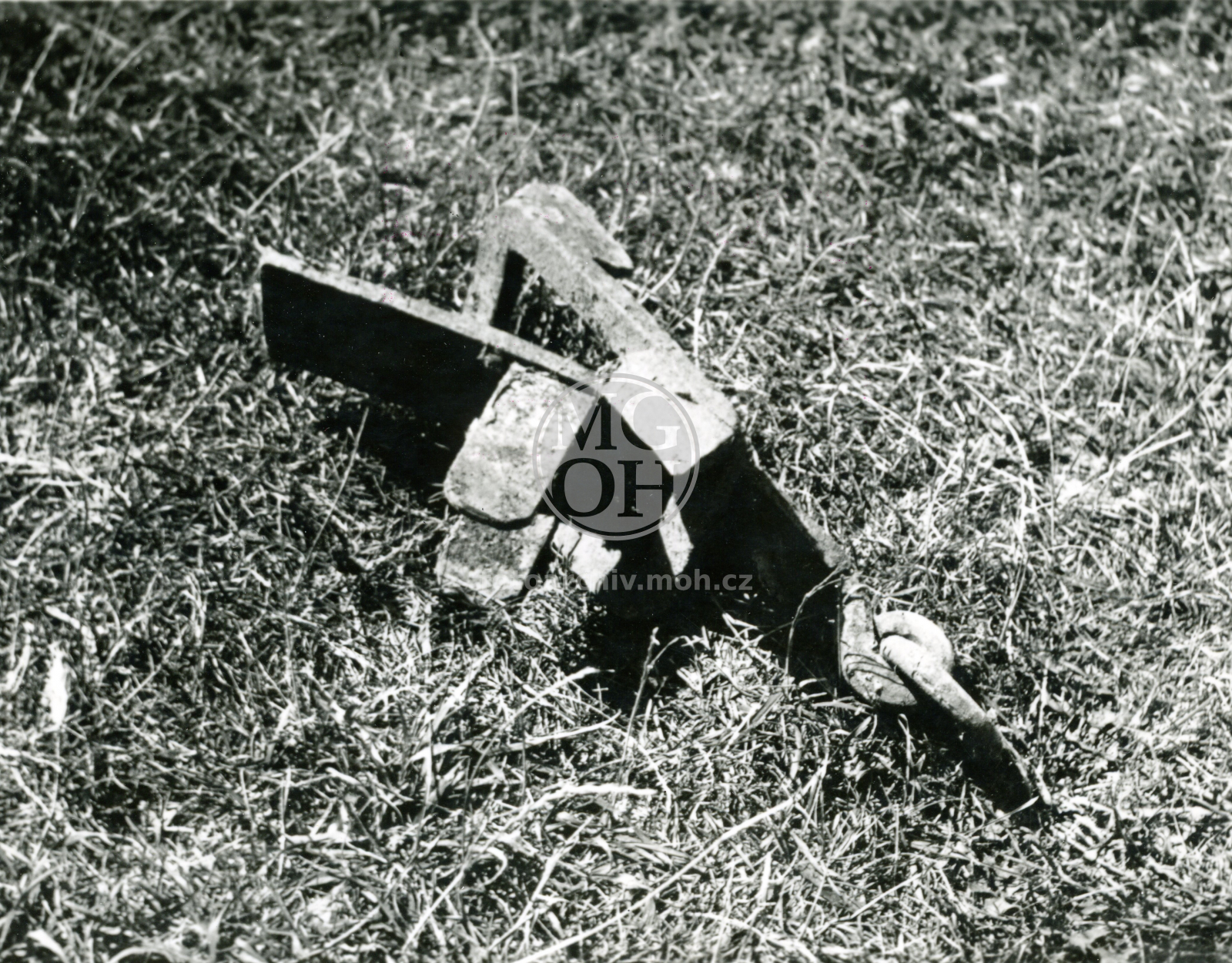 Fotografie - Kovaná sanice na blokování kola