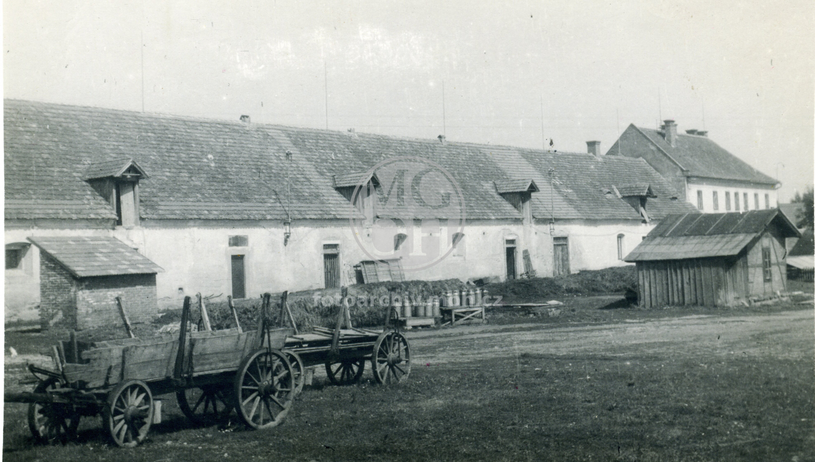 Fotografie - Část dvora, býv. obydlí pro deputátníky