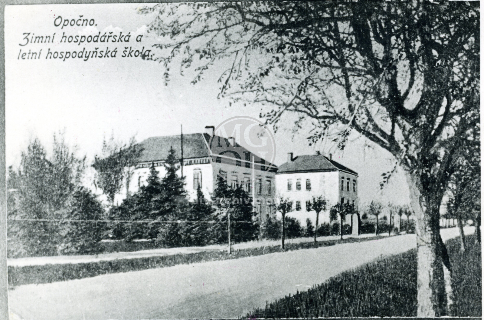 Fotografie - Hospodářská škola r. 1898