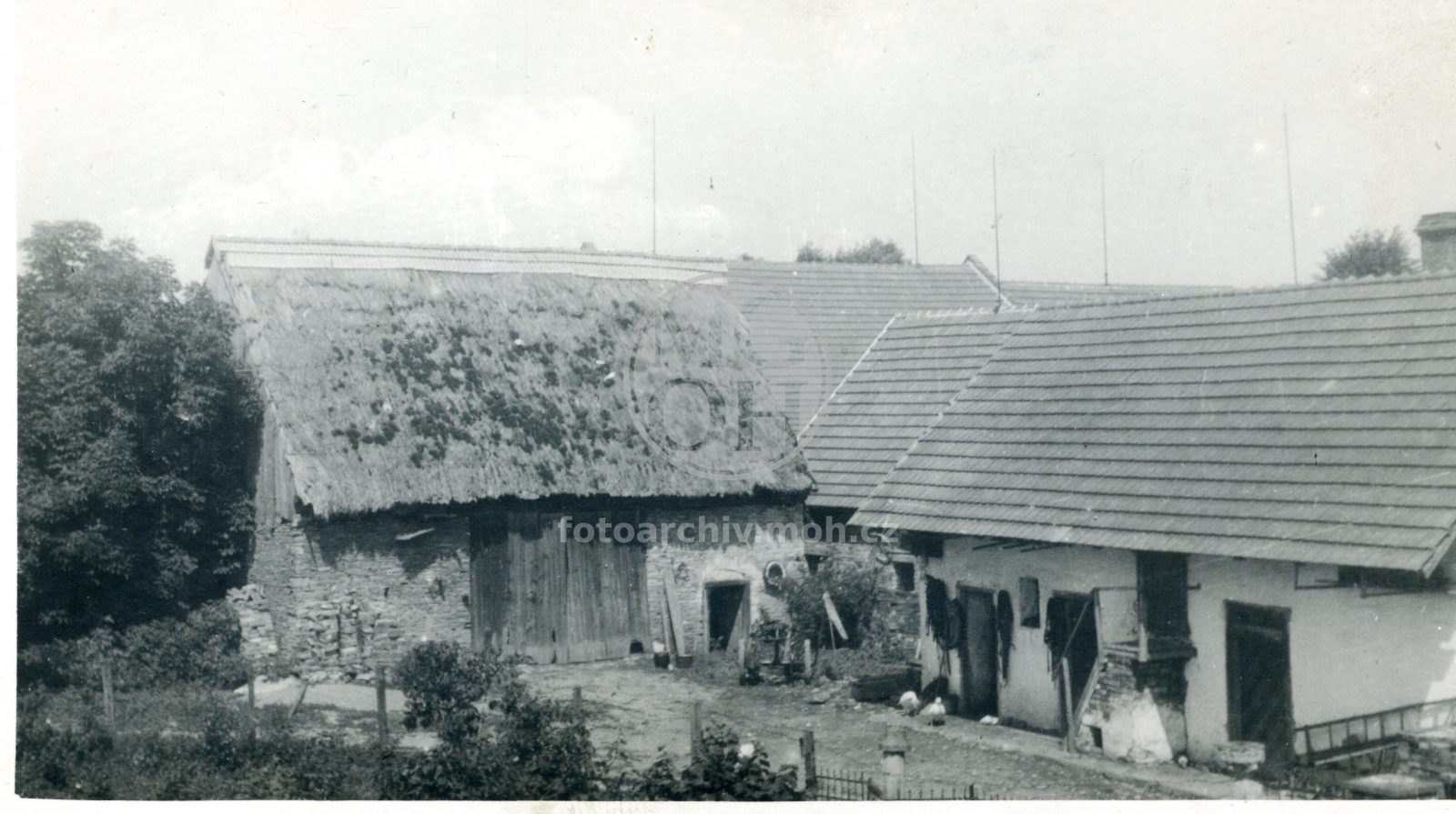 Fotografie - Stodola (rok 1803) a stáj