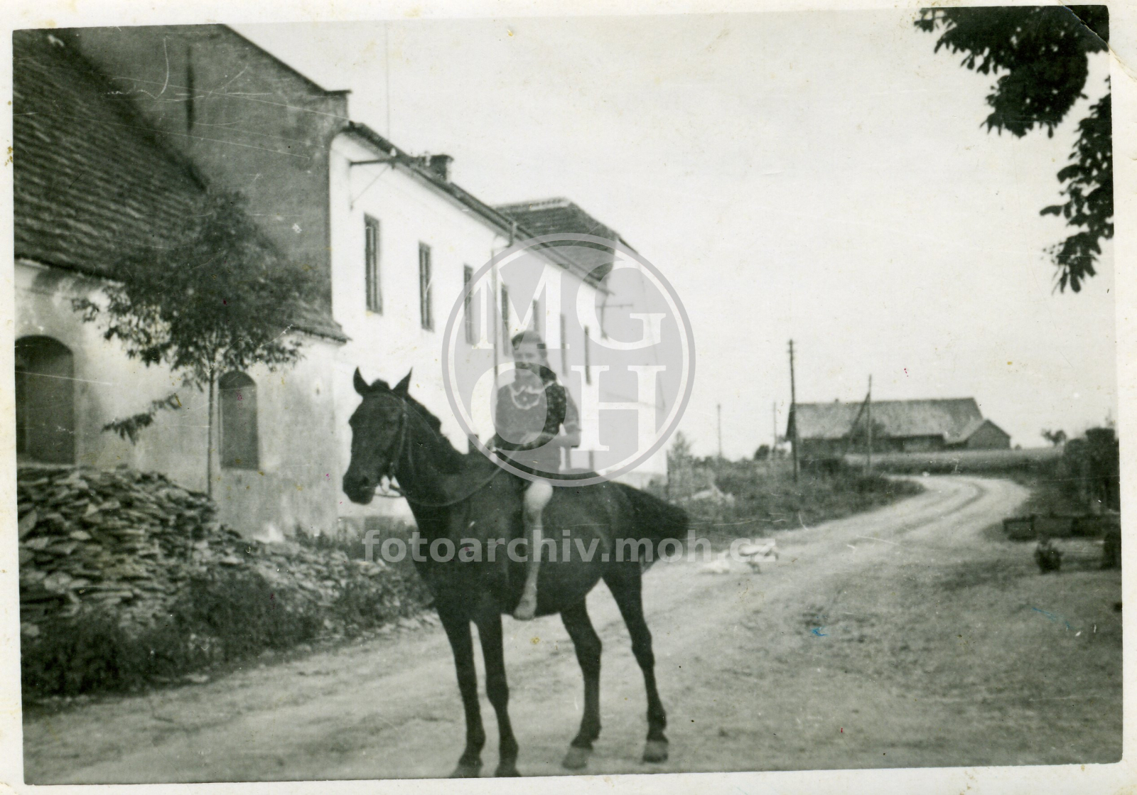 Fotografie - Část dvora Tošova - býv. obydlí pro deputátníky