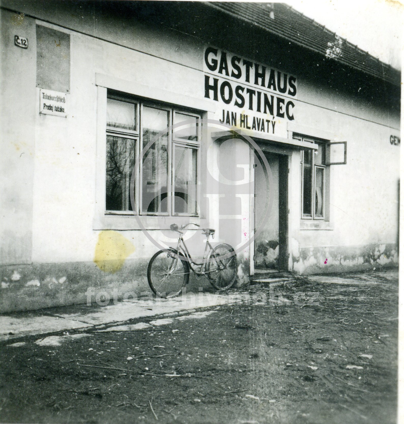 Fotografie - Novostavba Jana Hlavatého - čp. 12, hostinec