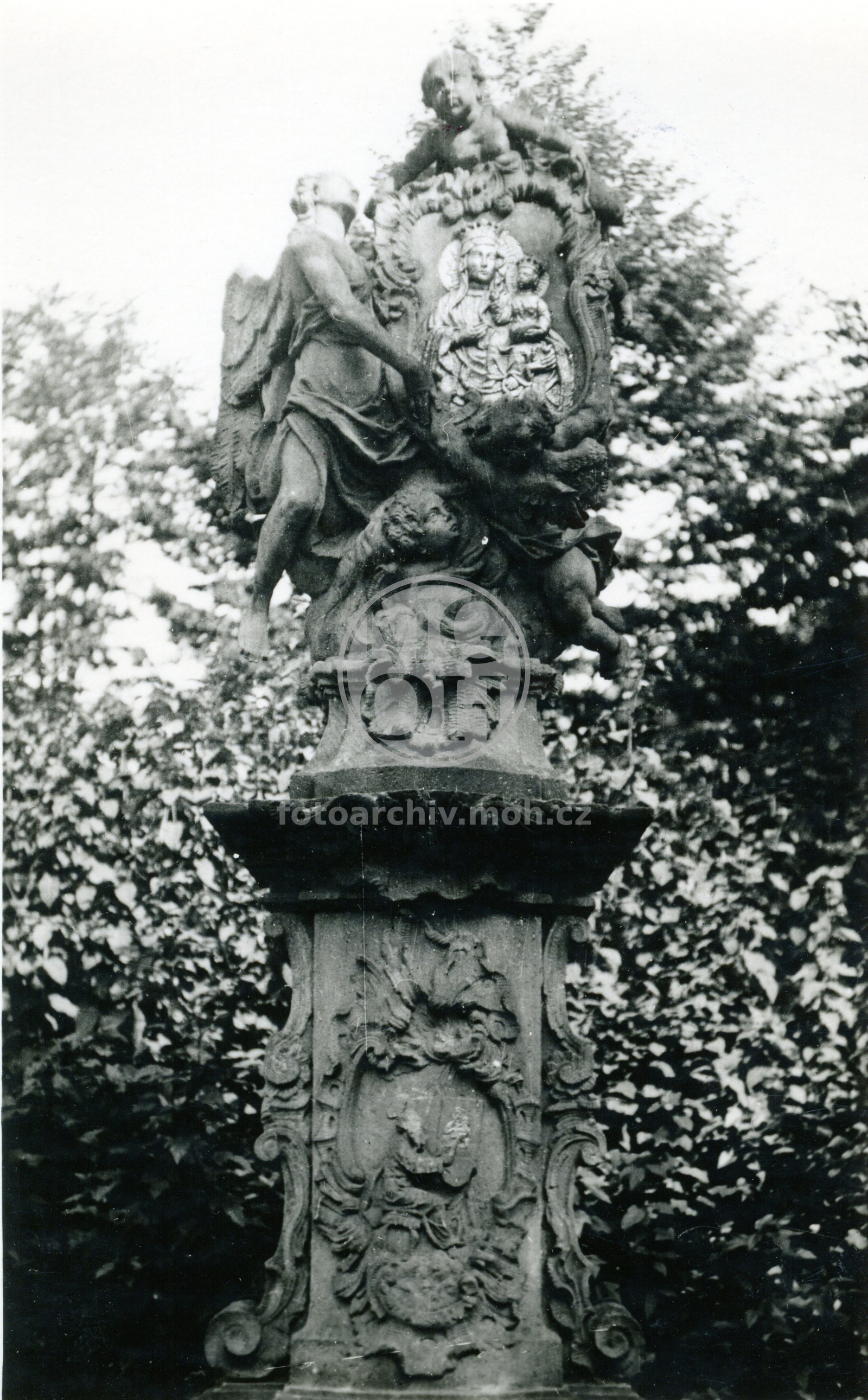 Fotografie - Plastika barokní P. Marie u pivovaru