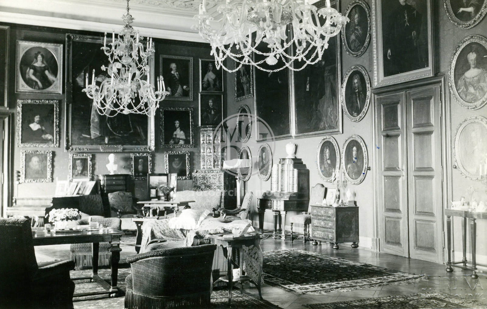 Fotografie - Zámek - hlavní  salon