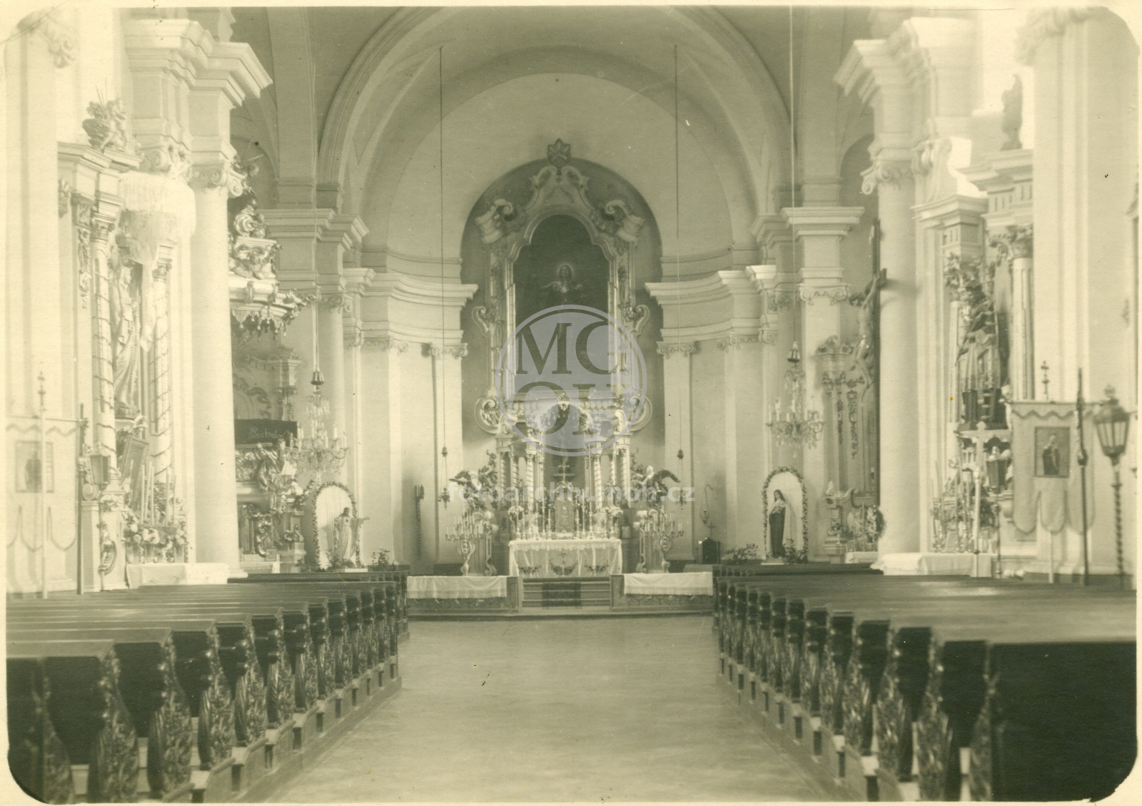 Fotografie - Vnitřek kostela Sv. Jiří 1773