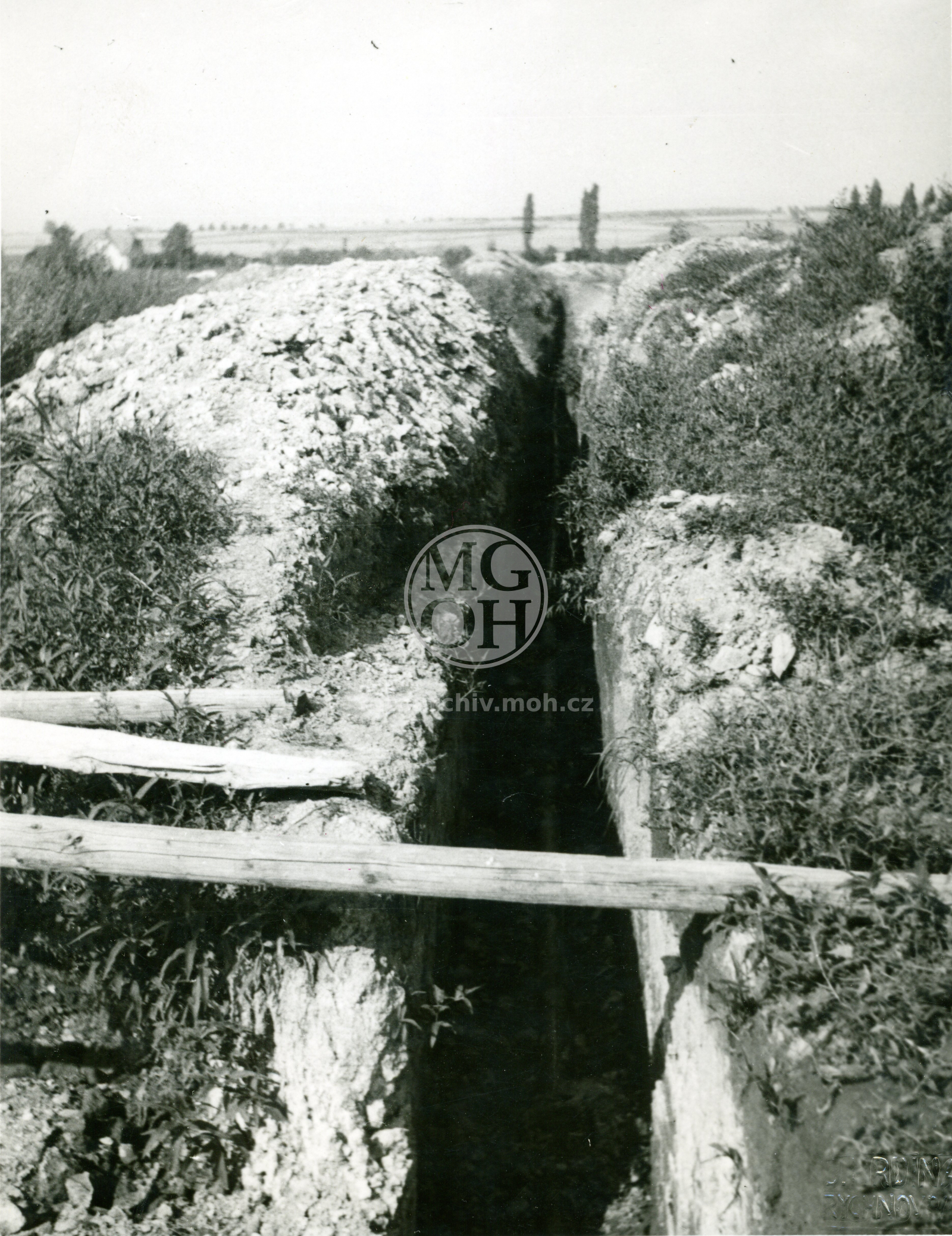 Fotografie - Výkop vodovodu pro prádelnu