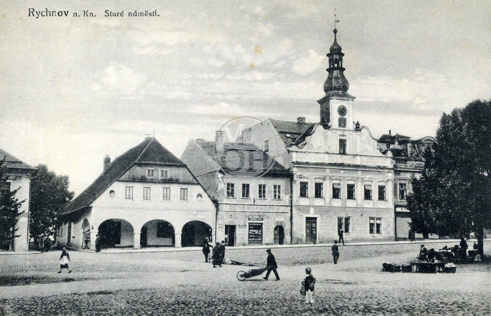 Fotografie - Staré a nové nám.