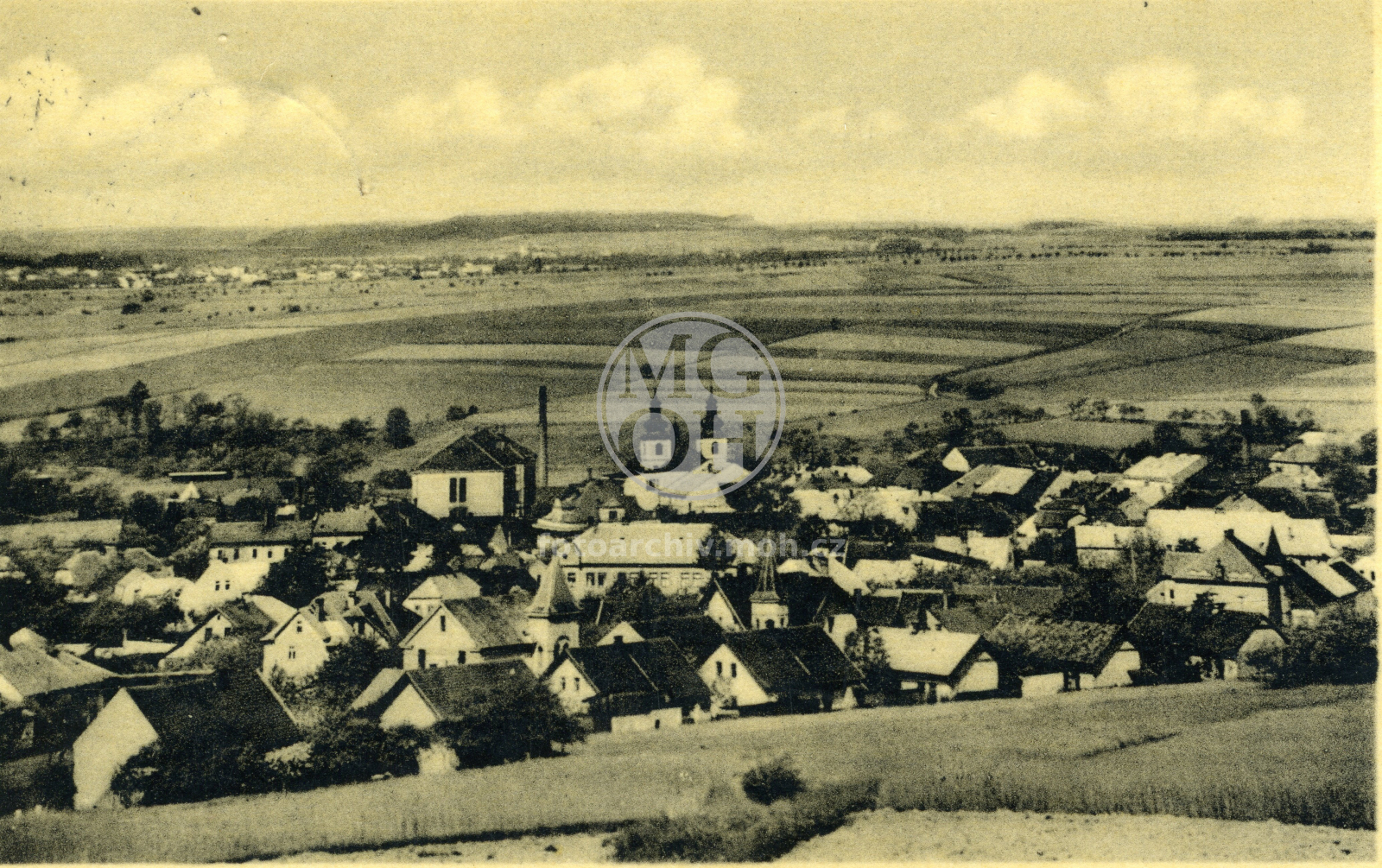 Fotografie - Město, náměstí, kostel Sv. Prokopa, kostnice