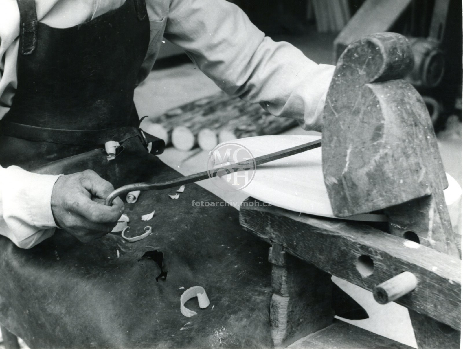 Fotografie - Řemesla bednářství a šindelářství